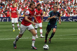 640px_Ronnie_Macdonald_Per_Mertesacker