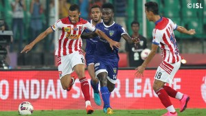 Coach Habas could go back to his original plan of playing Hume further back, with Valdo replacing Helder Postiga up front. [Image Courtesy: ISL Media Team]