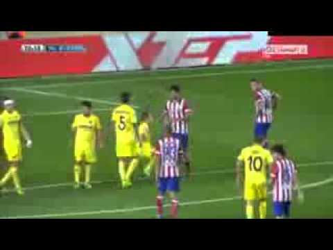 Diego Costa elbows Gabriel   Villarreal vs Atletico Madrid, 10 11 13 low