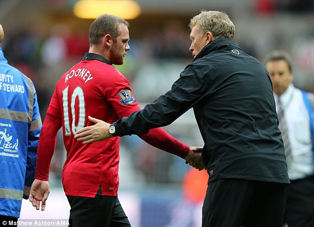 Moyes 'Cajoled' Rooney Into Staying Back