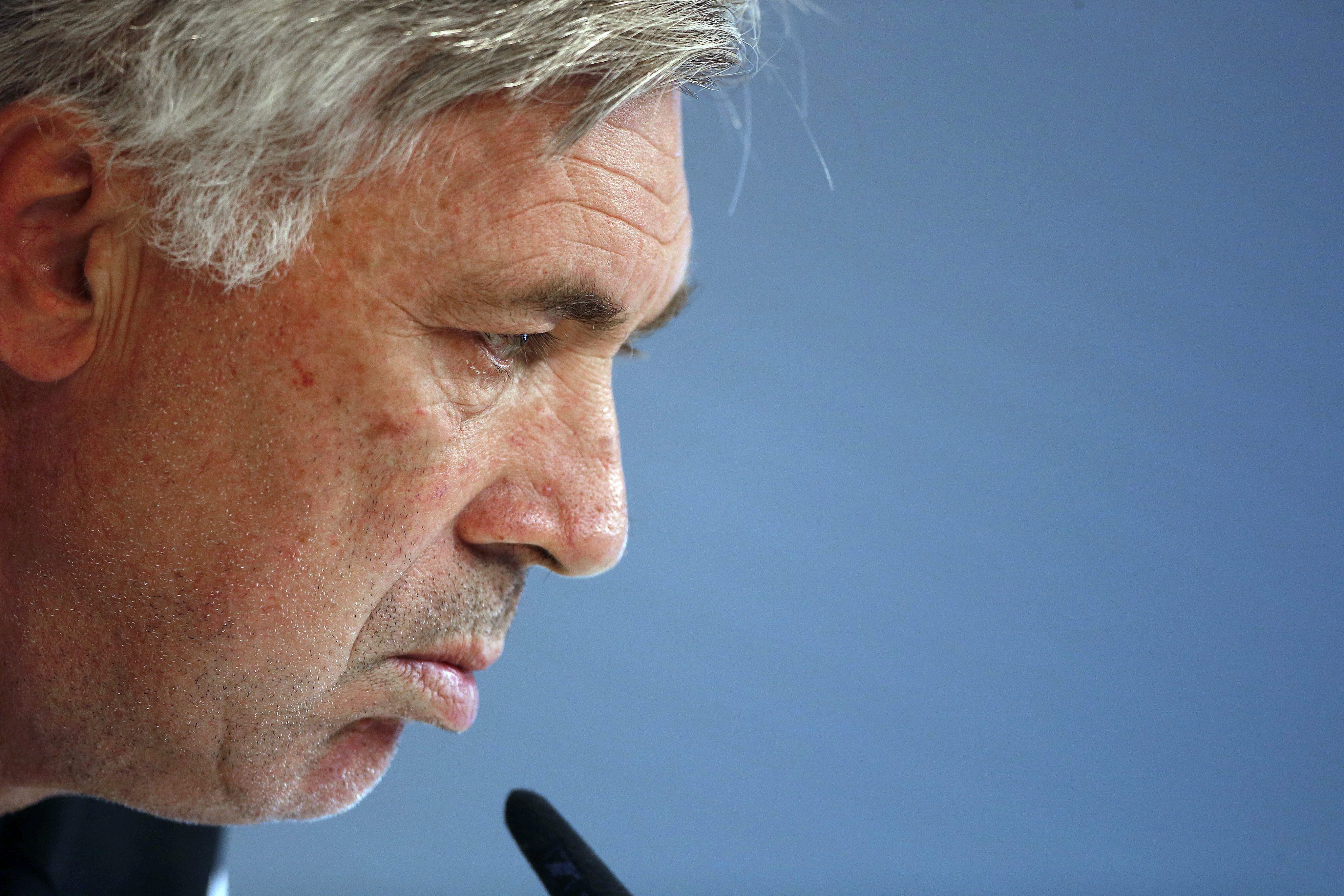 epa04738172 Head coach of Real Madrid, Italian Carlo Ancelotti, holds a press conference following a training session of the team at the Valdebebas sports complex in Madrid, Spain, 08 May 2015. Real Madrid will play a Spanish Primera Division League soccer match against Valencia CF on 09 May 2015.  EPA/Javier Lizon