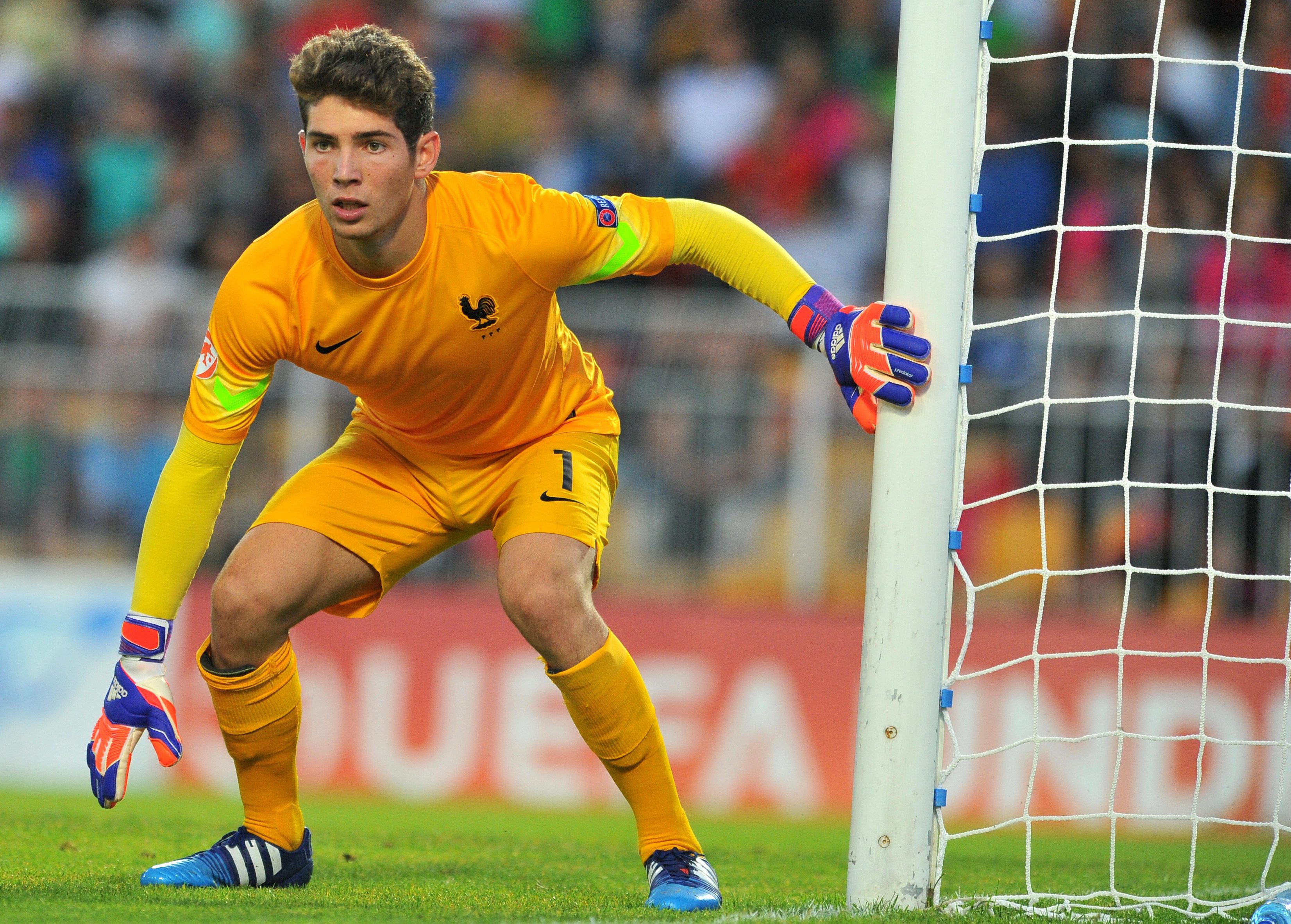 epaselect epa04762683 France's goalkeeper Luca Zidane in action during the UEFA Euro 2015 U-17 soccer championships final match between France and Germany in Burgas, Bulgaria, 22 May 2015.  EPA/-