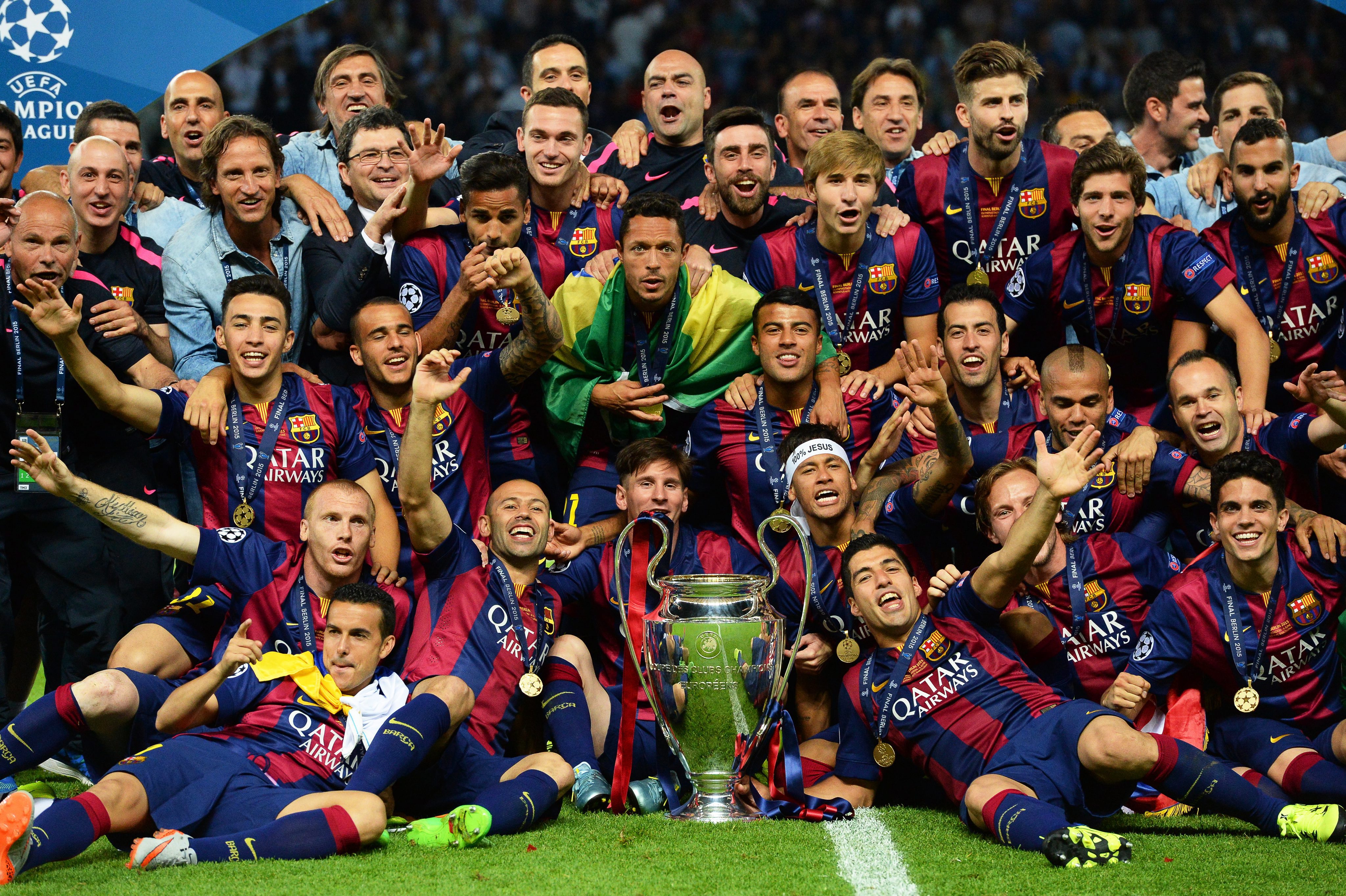 Самая сильная команда 2024. Барселона команда. Сборная команда Барселона. Барселона футбольный клуб. Требл Барсы 2008.