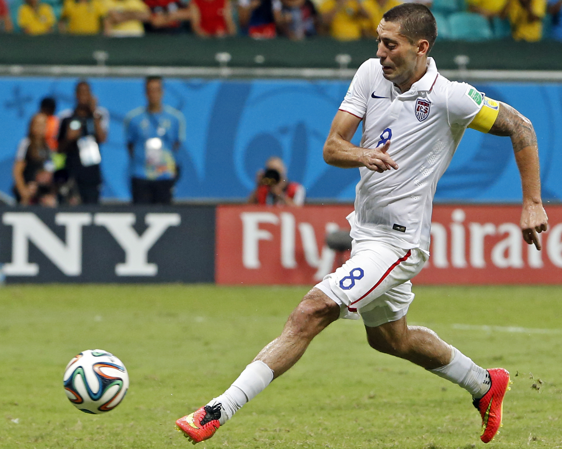 epa04294941 USA's Clint Dempsey tries to score during the FIFA World Cup 2014 round of 16 match between Belgium and the USA at the Arena Fonte Nova in Salvador, Brazil, 01 July 2014. 

(RESTRICTIONS APPLY: Editorial Use Only, not used in association with any commercial entity - Images must not be used in any form of alert service or push service of any kind including via mobile alert services, downloads to mobile devices or MMS messaging - Images must appear as still images and must not emulate match action video footage - No alteration is made to, and no text or image is superimposed over, any published image which: (a) intentionally obscures or removes a sponsor identification image; or (b) adds or overlays the commercial identification of any third party which is not officially associated with the FIFA World Cup)  EPA/GUILLAUME HORCAJUELO   EDITORIAL USE ONLY