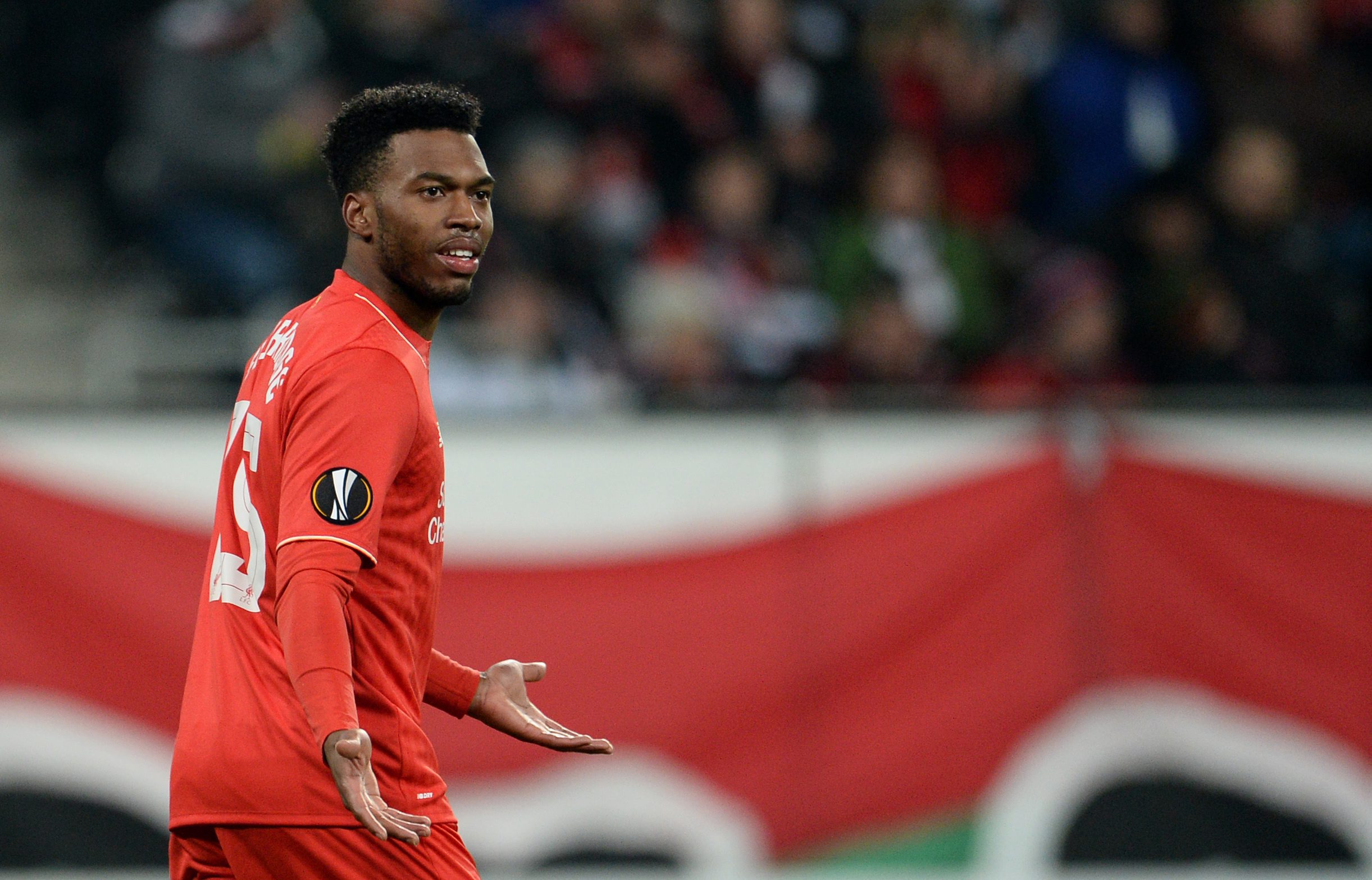 epa05169293 Daniel Sturridge of Liverpool reacts  during the UEFA Europa League Round of 32 soccer match between FC Augsburg and FC Liverpool in Augsburg, Germany, 18 February 2016.  EPA/Andreas Gebert