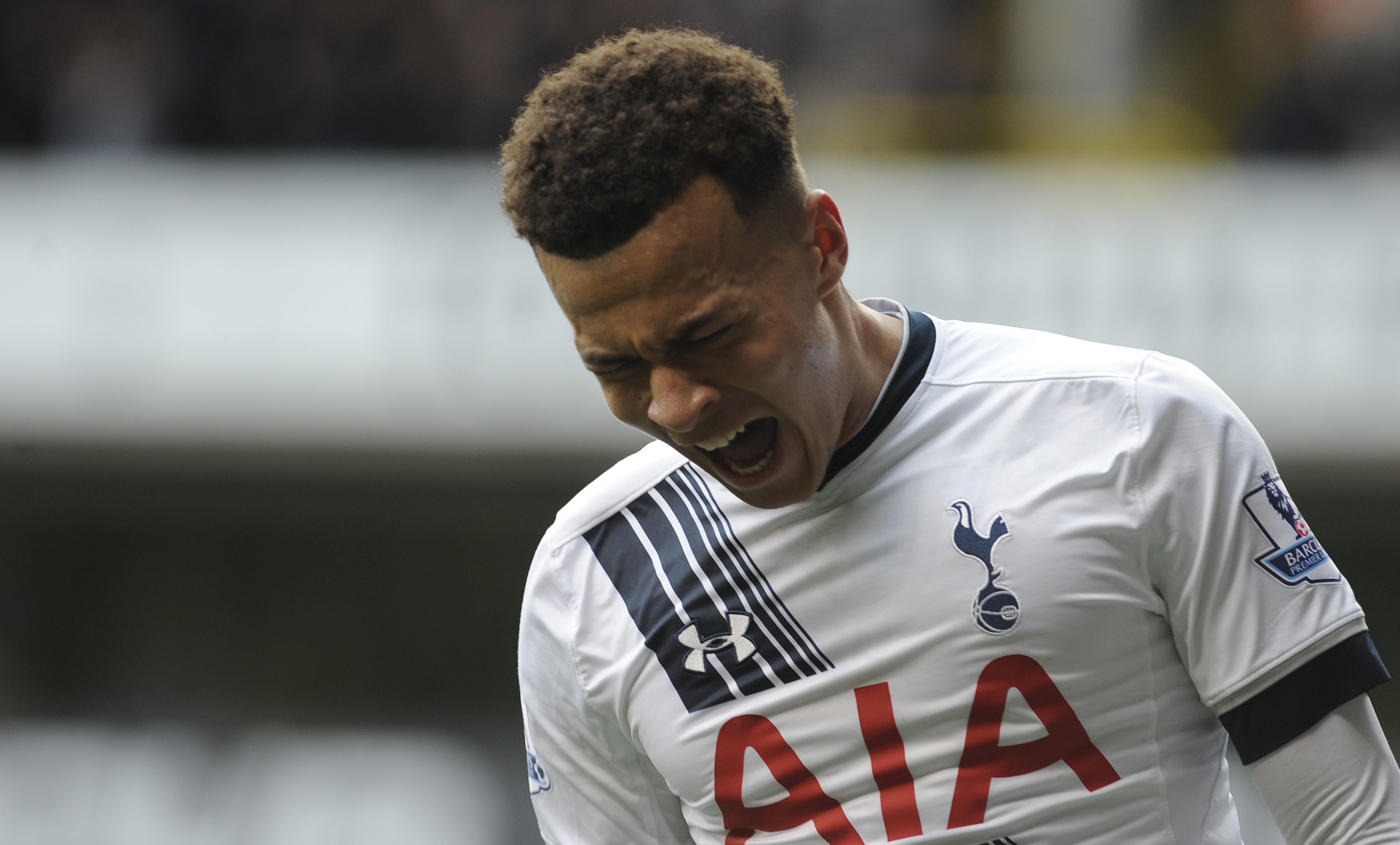 epa05253115 Dele Alli of Tottenham Hotspur celebrates after scoring a goal against Manchester United during the English Premier League soccer match between Tottenham Hotspur and Manchester United at White Hart Lane in London, Britain, 10 April 2016.  EPA/GERRY PENNY EDITORIAL USE ONLY. No use with unauthorized audio, video, data, fixture lists, club/league logos or 'live' services. Online in-match use limited to 75 images, no video emulation. No use in betting, games or single club/league/player publications.