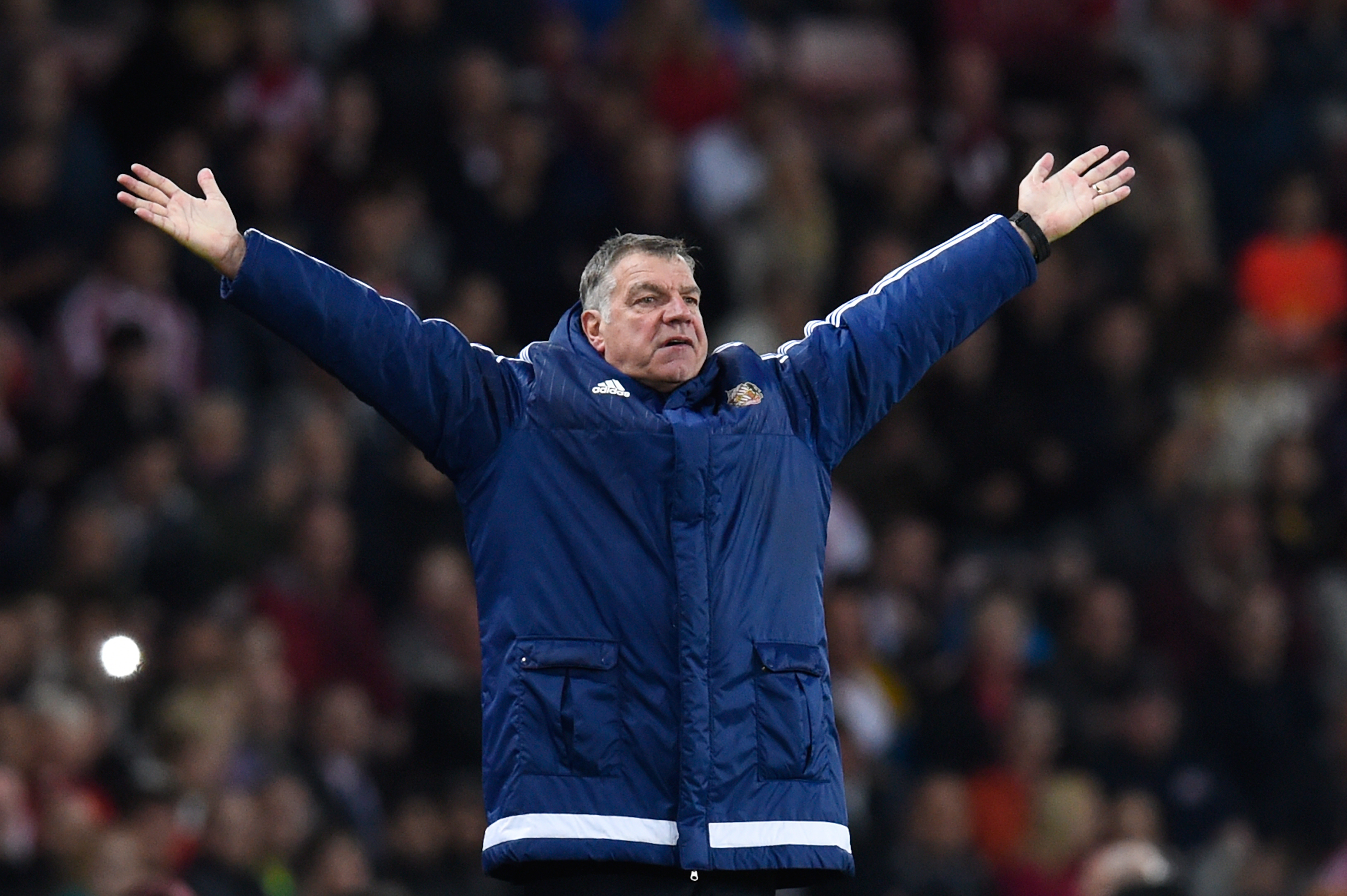 SUNDERLAND, ENGLAND - MAY 11: Sam Allardyce, manager of Sunderland reacts during the Barclays Premier League match between Sunderland and Everton at the Stadium of Light on May 11, 2016 in Sunderland, England.  (Photo by Stu Forster/Getty Images)