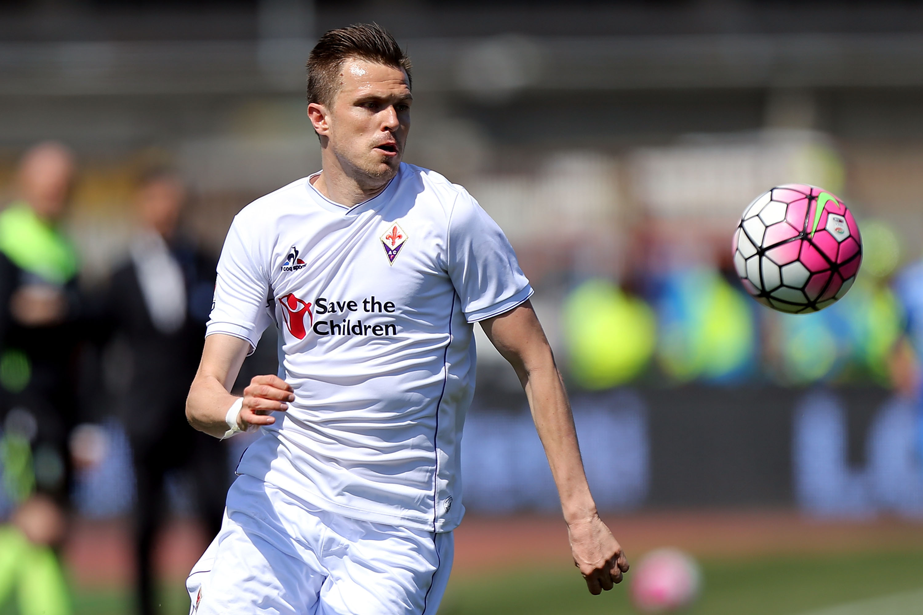 EMPOLI, ITALY - APRIL 10: Josip Ilicic of ACF Fiorentina in action during the Serie A match between Empoli FC and ACF Fiorentina at Stadio Carlo Castellani on April 10, 2016 in Empoli, Italy.  (Photo by Gabriele Maltinti/Getty Images)