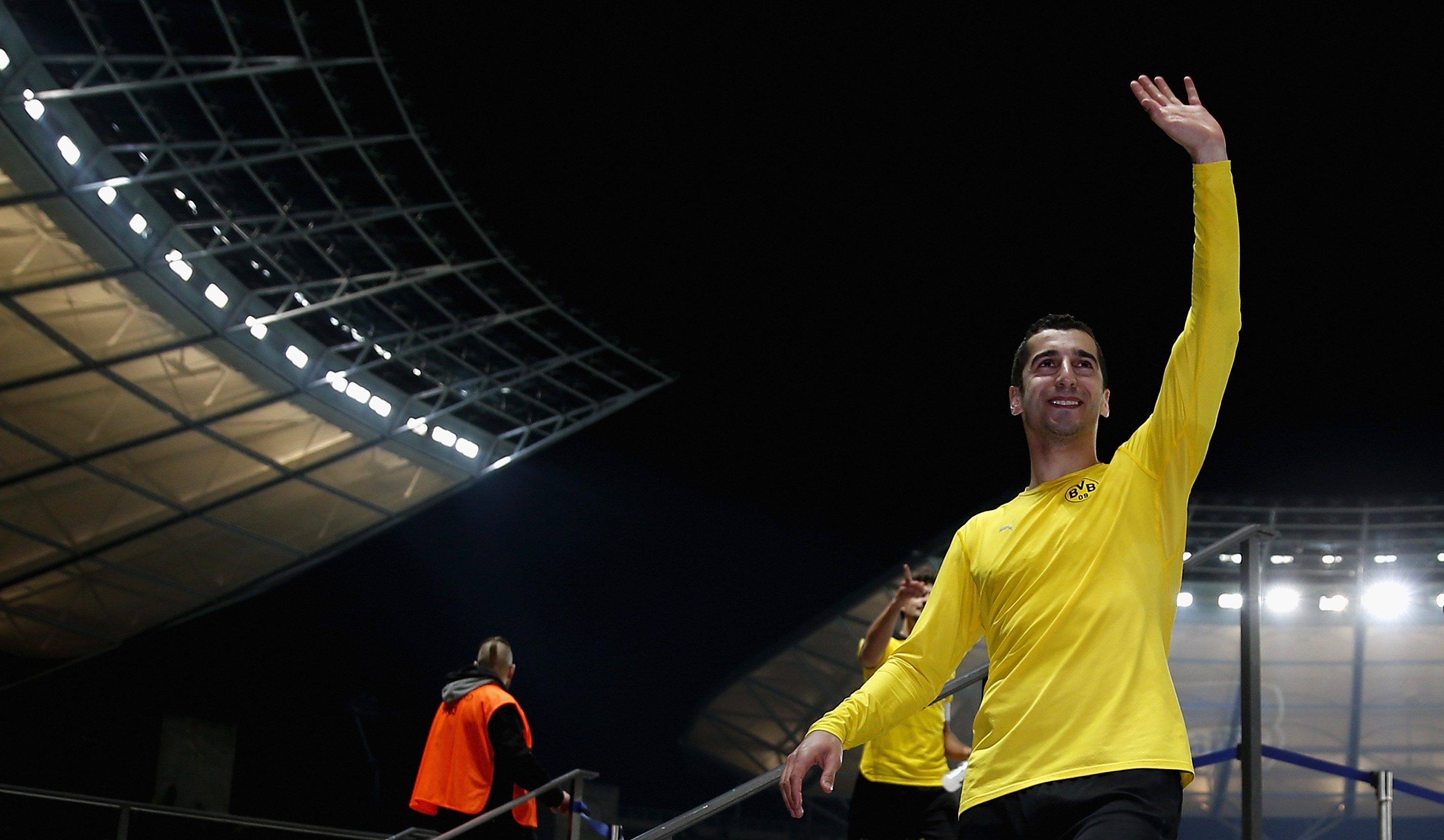 BERLIN, GERMANY - APRIL 20:  Henrikh Mkhitaryan of Dortmund waves to his fans after winning the DFB Cup semi final match between Hertha BSC and Borussia Dortmund at Olympiastadion on April 20, 2016 in Berlin, Germany.  (Photo by Boris Streubel/Bongarts/Getty Images)