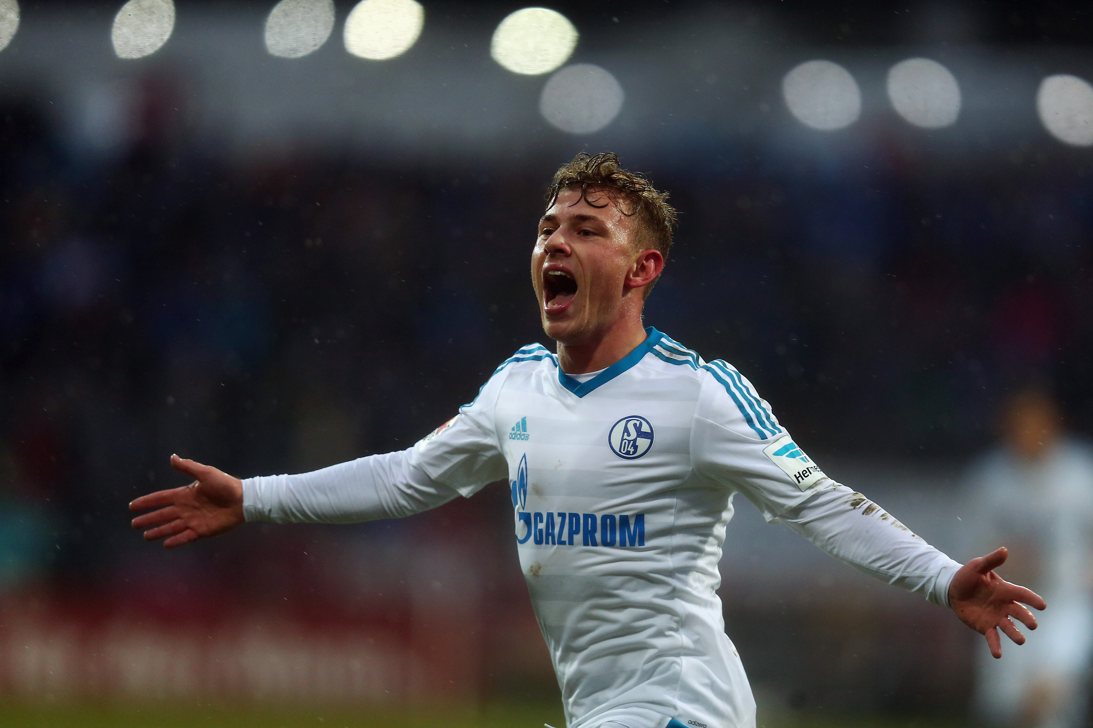 DARMSTADT, GERMANY - JANUARY 30: Max Meyer of Schalke celebrates his team's first goal during the Bundesliga match between SV Darmstadt 98 and FC Schalke 04 at Merck-Stadion am Boellenfalltor on January 30, 2016 in Darmstadt, Germany.  (Photo by Alex Grimm/Bongarts/Getty Images)