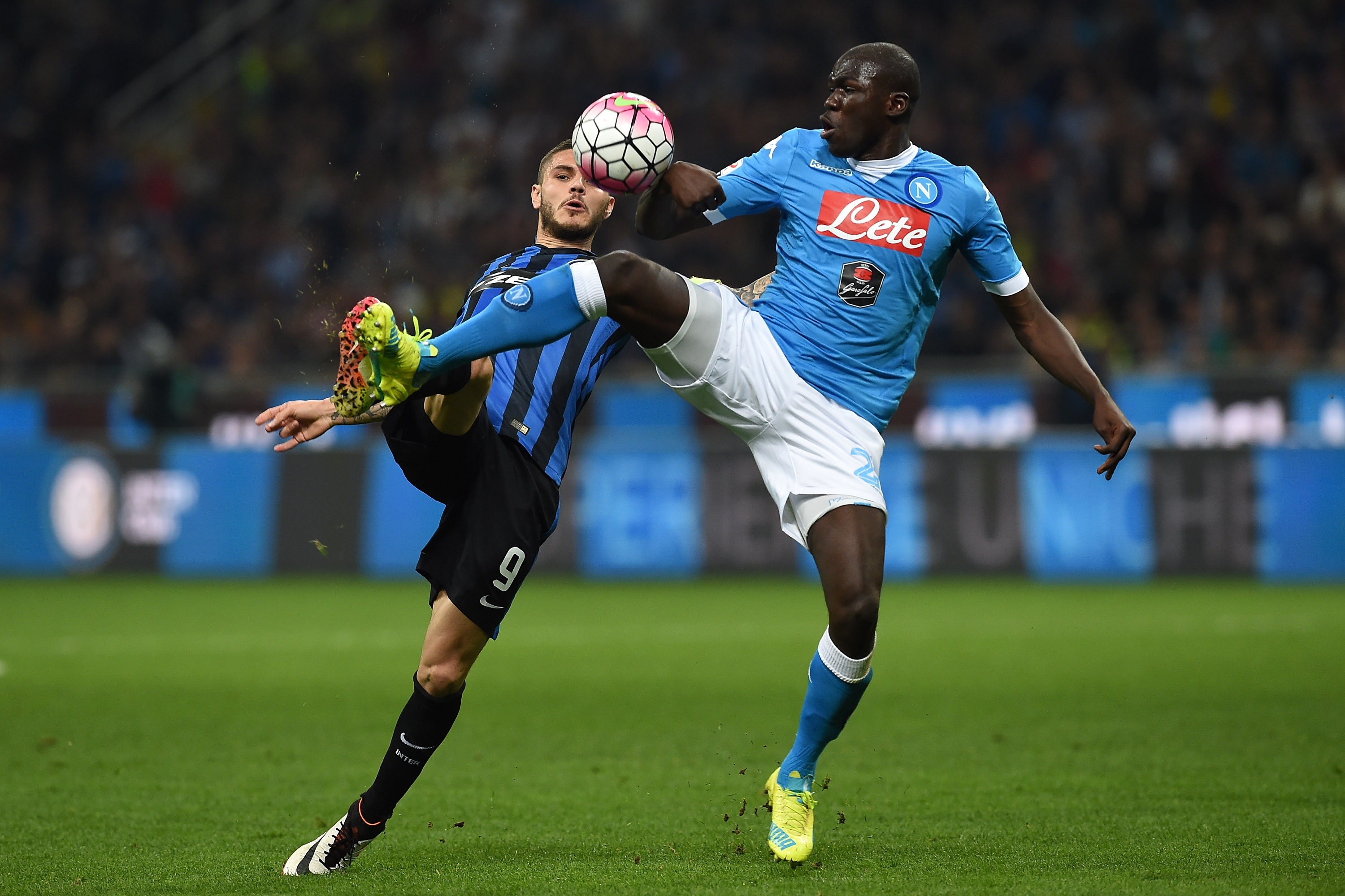 MILAN, ITALY - APRIL 16:  Mauro Icardi (L) of FC Internazionale Milano is challenged by Kalidou Koulibaly of SSC Napoli during the Serie A match between FC Internazionale Milano and SSC Napoli at Stadio Giuseppe Meazza on April 16, 2016 in Milan, Italy.  (Photo by Valerio Pennicino/Getty Images)