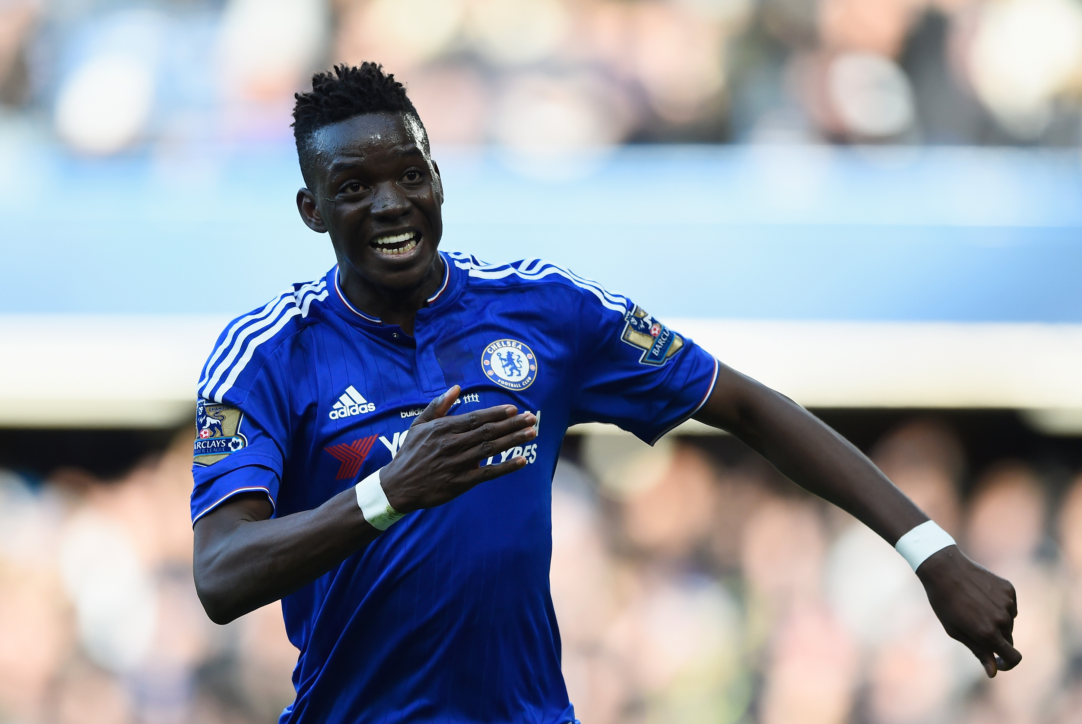 LONDON, ENGLAND - MARCH 05:  Bertrand Traore of Chelsea celebrates scoring his team's first goal during the Barclays Premier League match between Chelsea and Stoke City at Stamford Bridge on March 5, 2016 in London, England.  (Photo by Mike Hewitt/Getty Images)