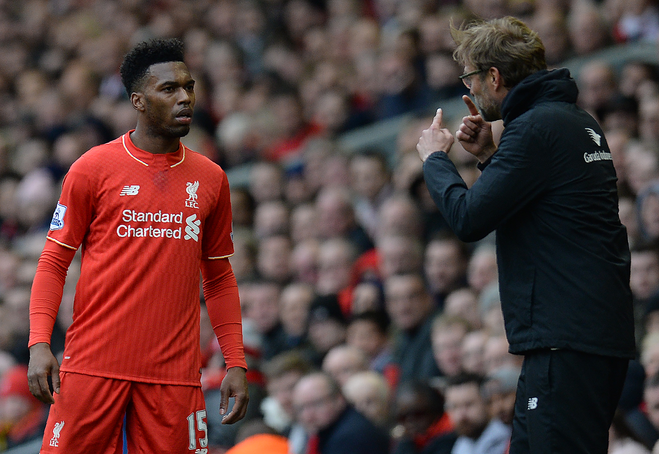 Liverpool's German manager Jurgen Klopp (R) gives instructions to Liverpool's English striker Daniel Sturridge during the English Premier League football match between Liverpool and Stoke City at Anfield in Liverpool, northwest England on April 10, 2016. / AFP / OLI SCARFF / RESTRICTED TO EDITORIAL USE. No use with unauthorized audio, video, data, fixture lists, club/league logos or 'live' services. Online in-match use limited to 75 images, no video emulation. No use in betting, games or single club/league/player publications.  /         (Photo credit should read OLI SCARFF/AFP/Getty Images)