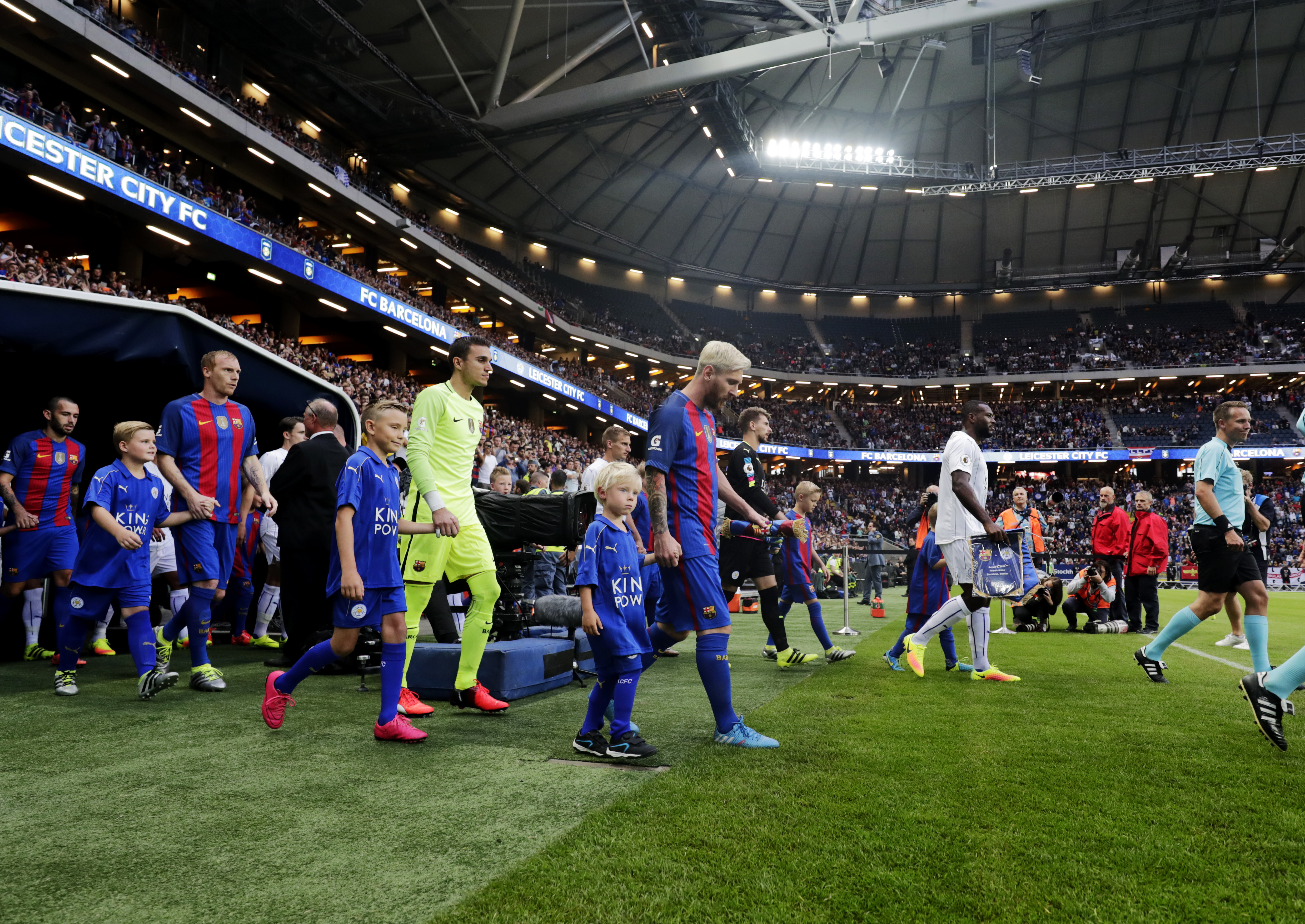 SOLNA, SWEDEN - AUGUST 03: Lionel Messi of FC Barcelona enters the pitch during the Pre-Season Friendly between Leicester City FC and FC Barcelona at Friends arena on August 3, 2016 in Solna, Sweden. (Photo by Nils Petter Nilsson/Ombrello/Getty Images)