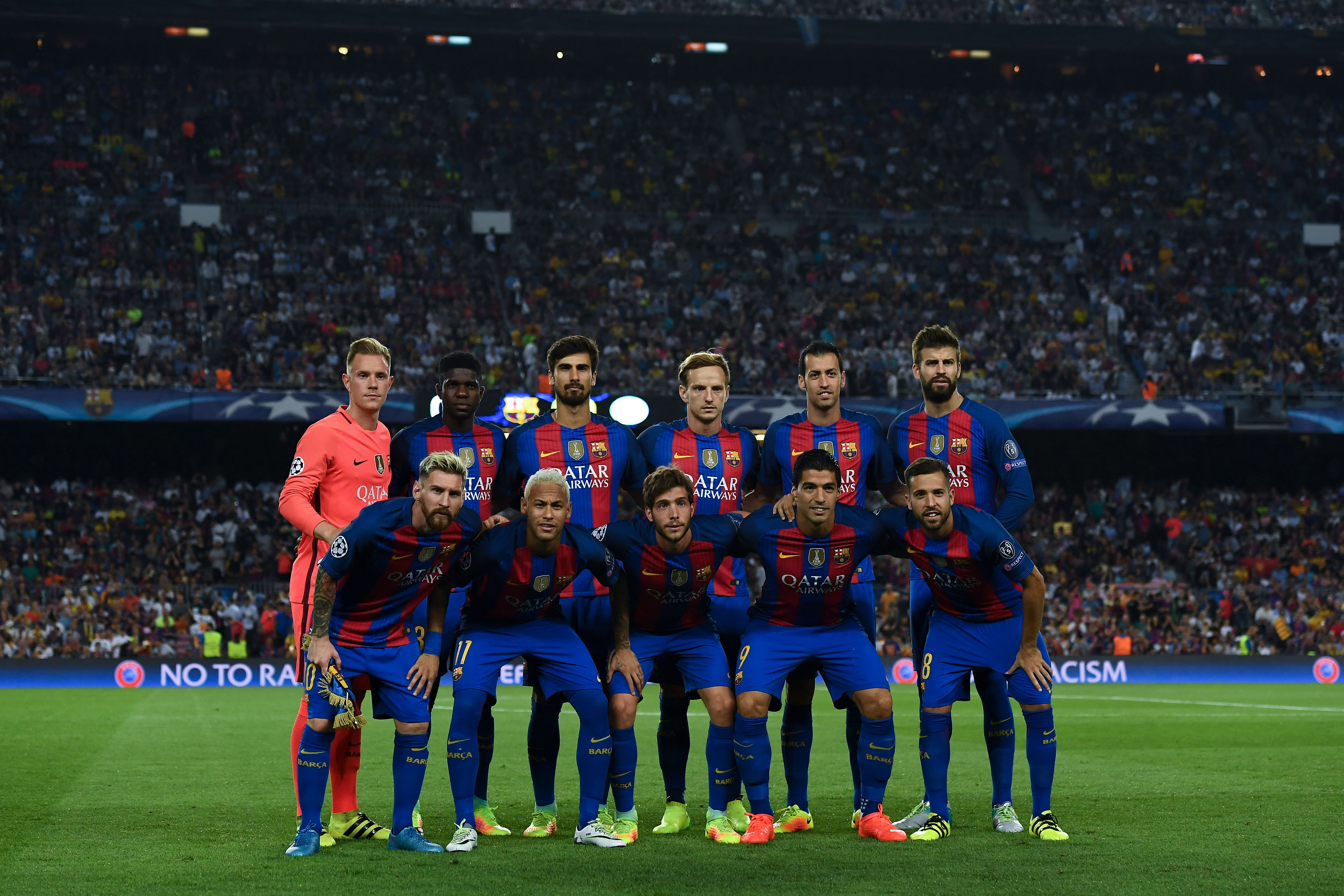 BARCELONA, SPAIN - SEPTEMBER 13: FC Barcelona players pose for a team picture prior to the UEFA Champions League Group C match between FC Barcelona and Celtic FC at Camp Nou on September 13, 2016 in Barcelona, .  (Photo by David Ramos/Getty Images)