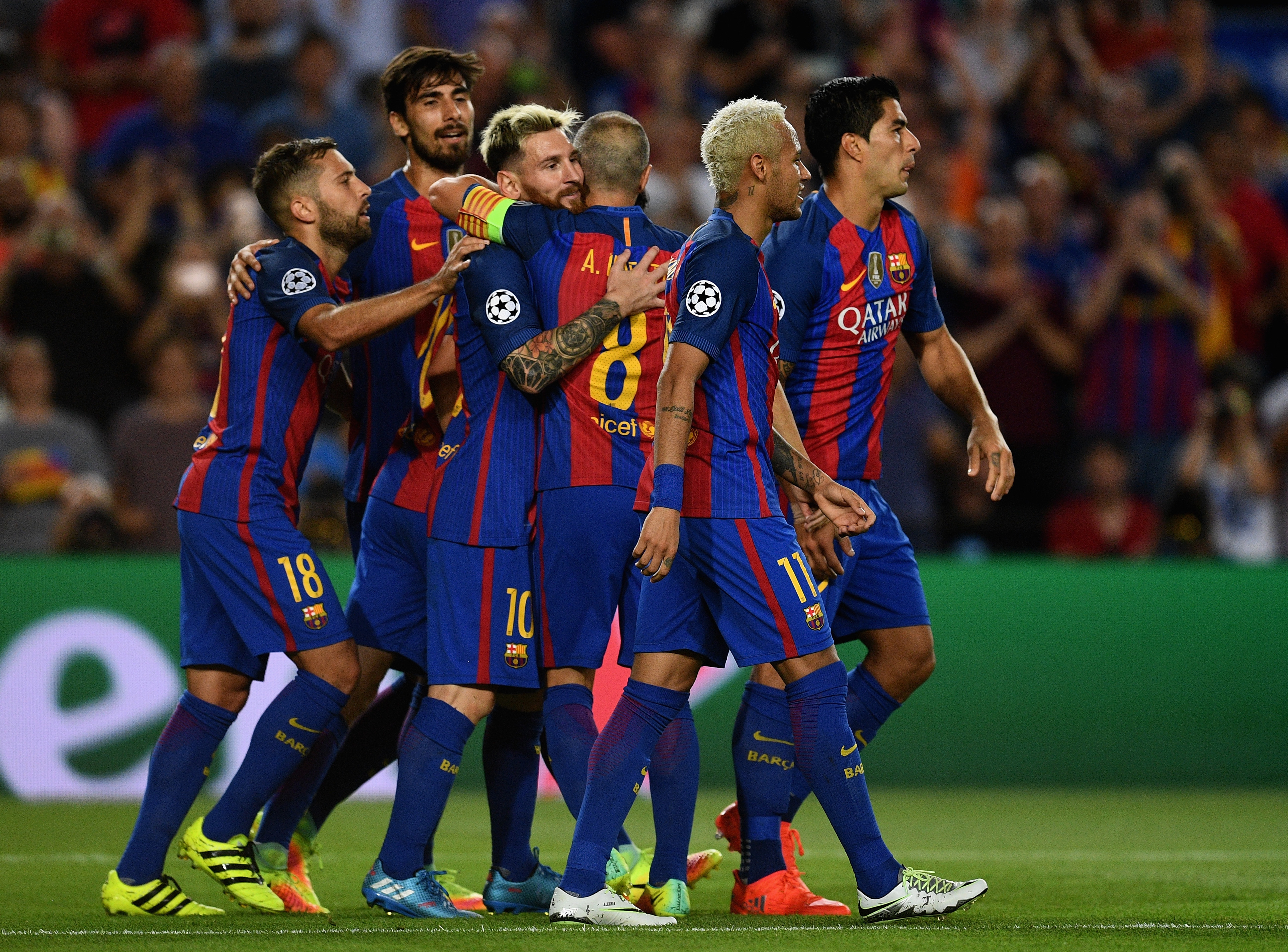 BARCELONA, SPAIN - SEPTEMBER 13:  Lionel Messi of Barcelona celebreates scoring his third and his sides fifth goal with team mates during the UEFA Champions League Group C match between FC Barcelona and Celtic FC at Camp Nou on September 13, 2016 in Barcelona, Spain.  (Photo by David Ramos/Getty Images)