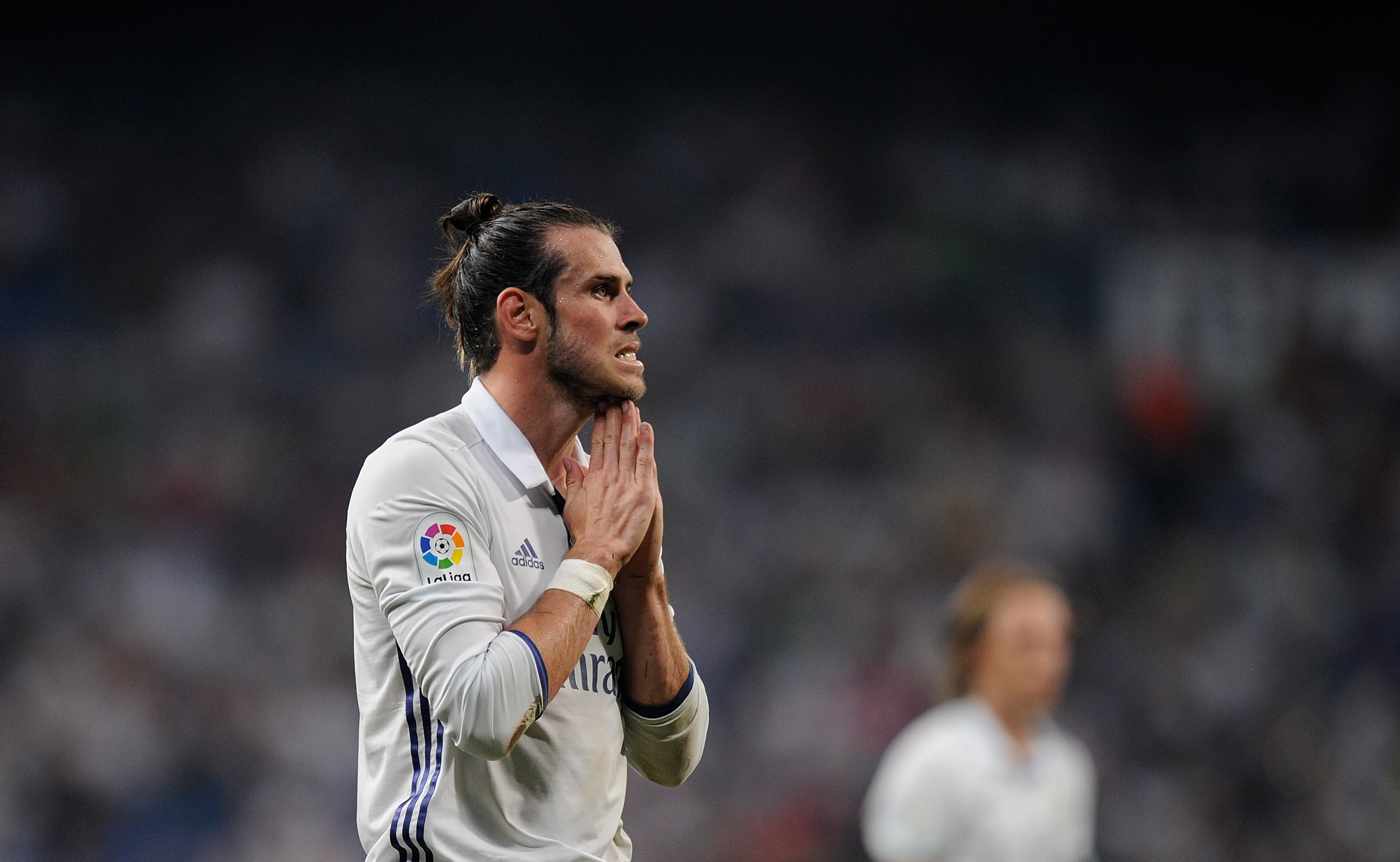 MADRID, SPAIN - AUGUST 27:  Gareth Bale of Real Madrid reacts during the La Liga match between Real Madrid CF and RC Celta de Vigo at Estadio Santiago Bernabeu on August 27, 2016 in Madrid, Spain.  (Photo by Denis Doyle/Getty Images)