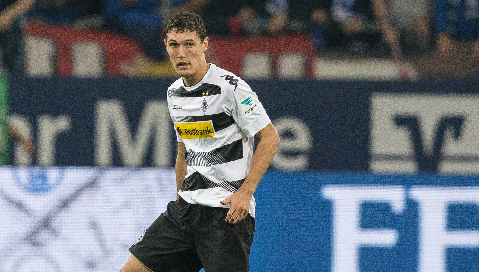 GELSENKIRCHEN, GERMANY - OCTOBER 02: Andreas Christensen of Borussia Moenchengladbach plays the ball at the Bundesliga match between FC Schalke 04 and Borussia Moenchengladbach at Veltins-Arena on October 2, 2016 in Gelsenkirchen, Germany. (Photo by Maja Hitij/Bongarts/Getty Images)