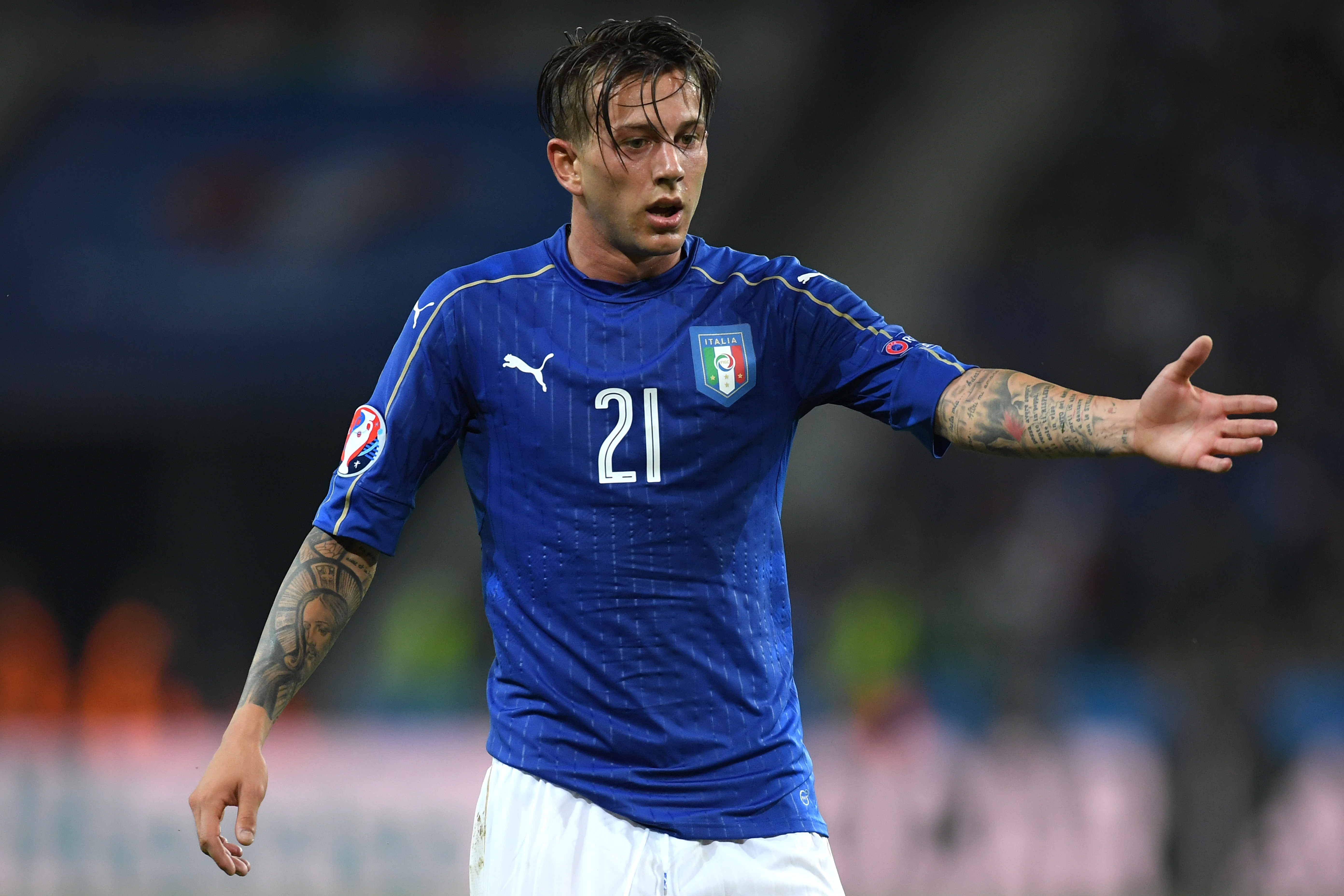 LILLE, FRANCE - JUNE 22:  Federico Bernardeschi of Italy gestures qduring the UEFA EURO 2016 Group E match between Italy and Republic of Ireland at Stade Pierre-Mauroy on June 22, 2016 in Lille, France.  (Photo by Matthias Hangst/Getty Images)