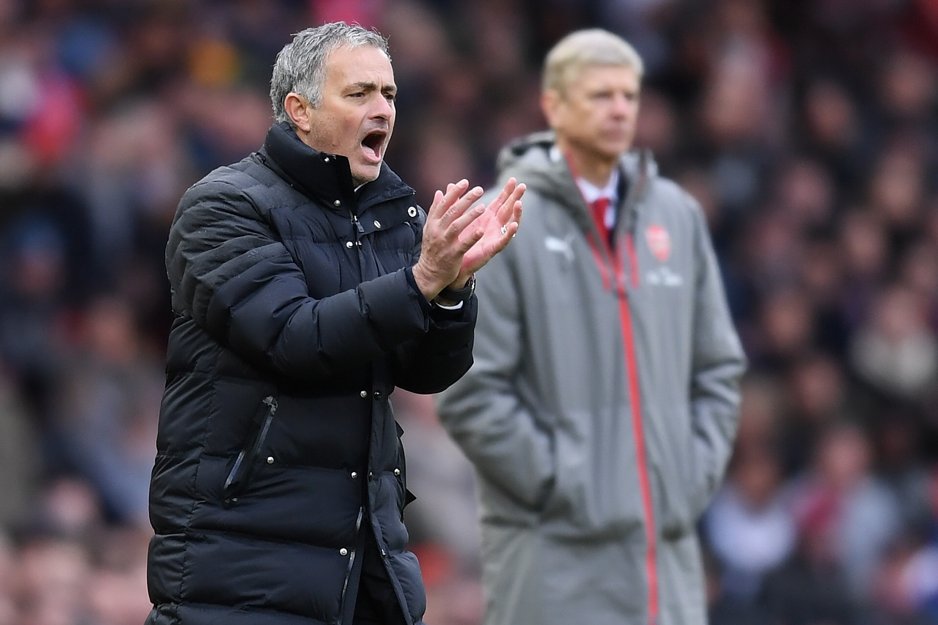MANCHESTER, ENGLAND - NOVEMBER 19: Jose Mourinho, Manager of Manchester United gives his team instructions during the Premier League match between Manchester United and Arsenal at Old Trafford on November 19, 2016 in Manchester, England.  (Photo by Michael Regan/Getty Images)