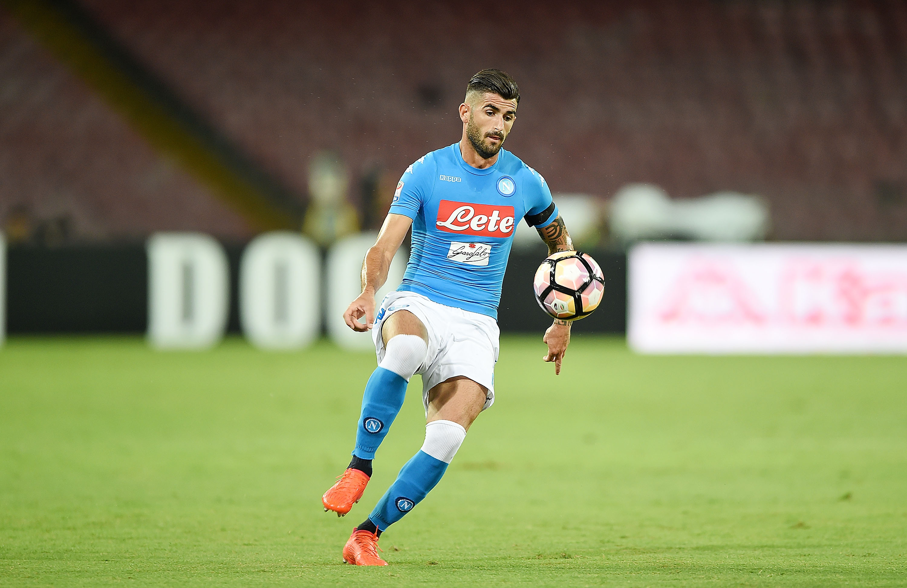 NAPLES, ITALY - AUGUST 27:  Elseid Hysaj of Napoli in action before the Serie A match between SSC Napoli and AC Milan at Stadio San Paolo on August 27, 2016 in Naples, Italy.  (Photo by Francesco Pecoraro/Getty Images)