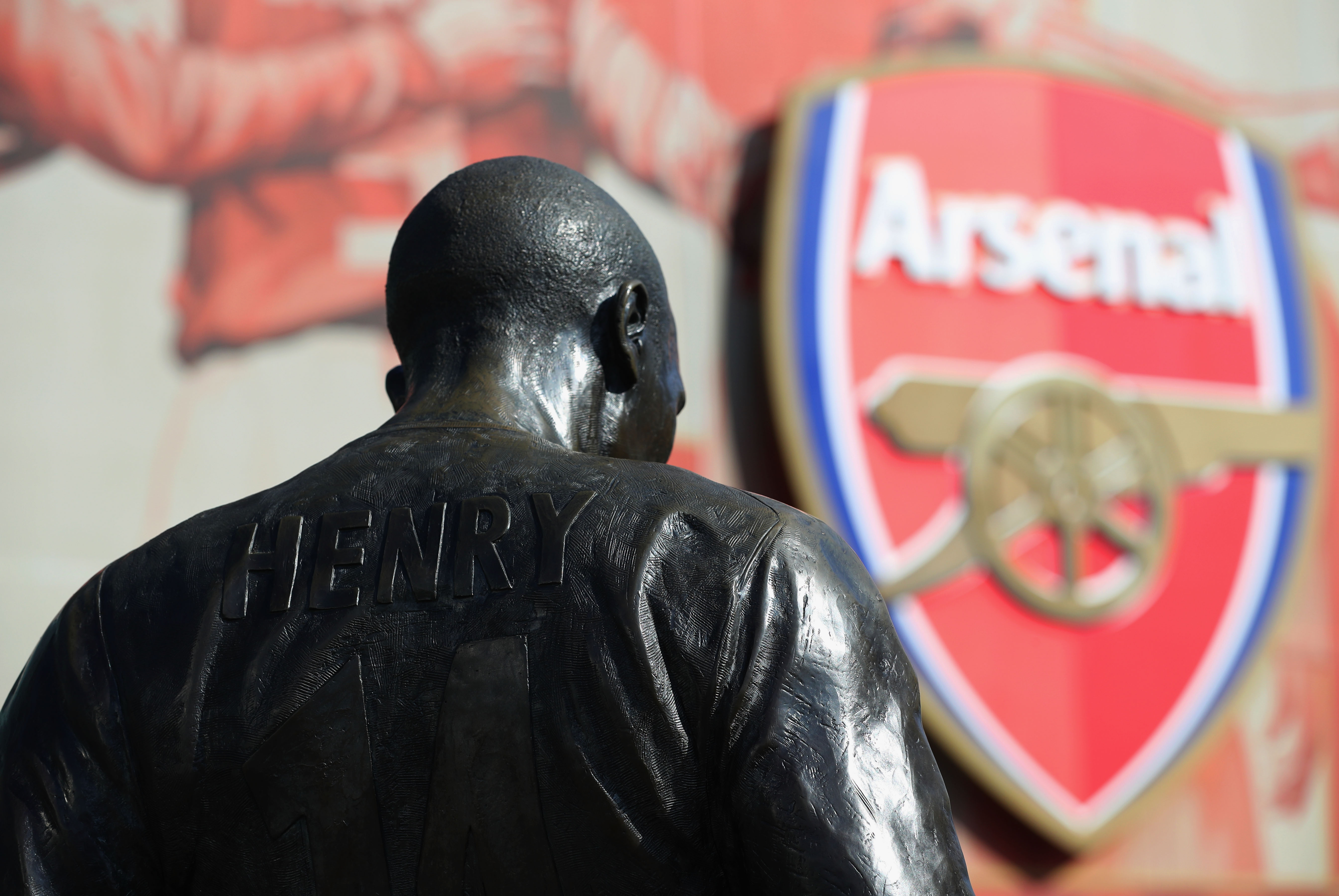 LONDON, ENGLAND - MARCH 13:  The Thierry Henry statue is seen prior to the Emirates FA Cup sixth round match between Arsenal and Watford at Emirates Stadium on March 13, 2016 in London, England.  (Photo by Richard Heathcote/Getty Images)