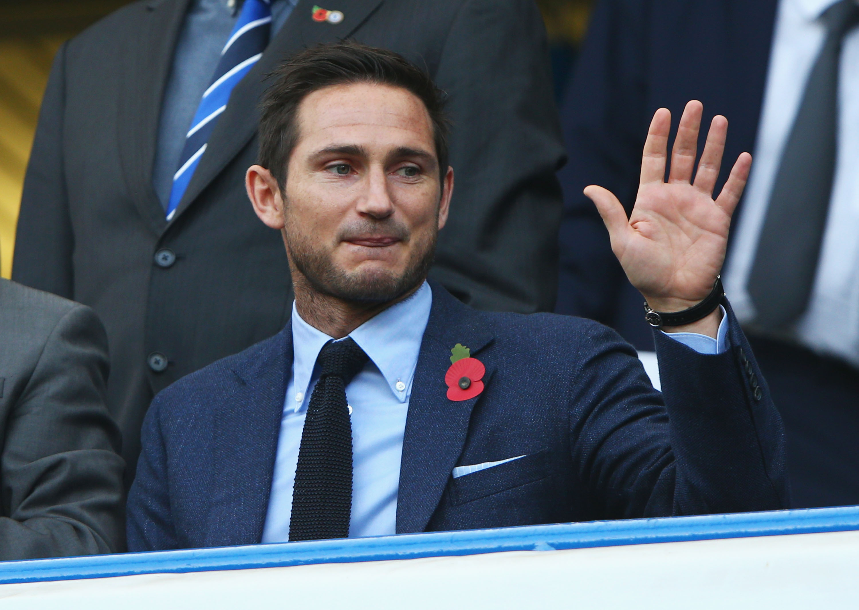 LONDON, ENGLAND - OCTOBER 31:  Former Chelsea player Frank Lampard waves on the stand prior to the Barclays Premier League match between Chelsea and Liverpool at Stamford Bridge on October 31, 2015 in London, England.  (Photo by Ian Walton/Getty Images)