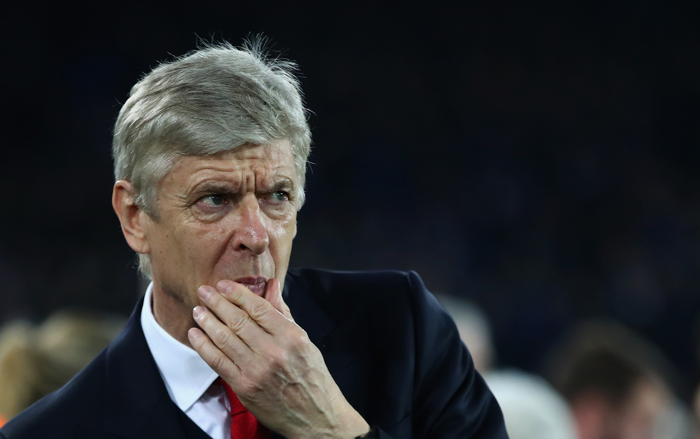 LIVERPOOL, ENGLAND - DECEMBER 13:  Arsenal manager Arsene Wenger deep in thought prior to the Premier League match between Everton and Arsenal at Goodison Park on December 13, 2016 in Liverpool, England.  (Photo by Clive Brunskill/Getty Images)