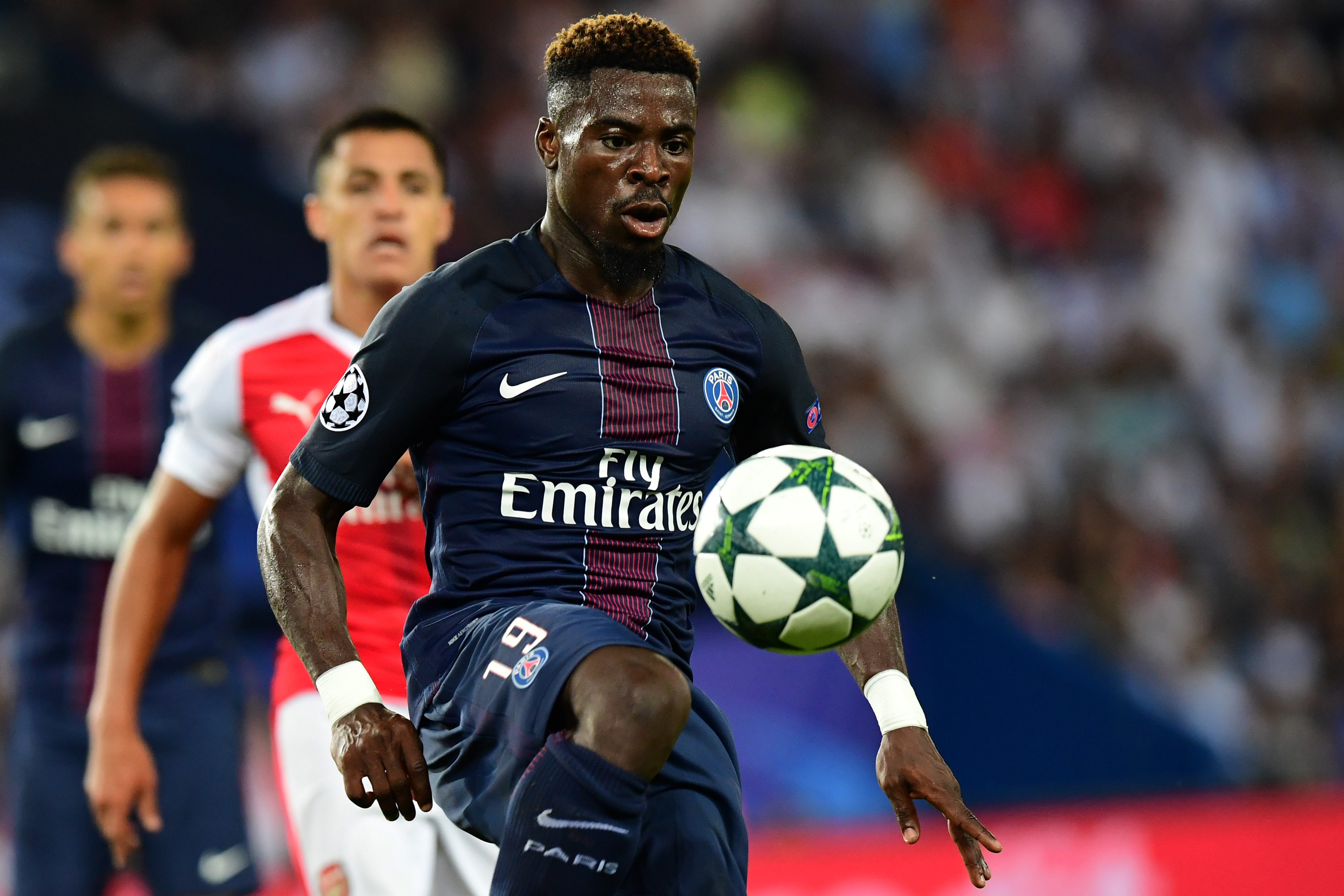 Paris Saint-Germain's Ivorian defender Serge Aurier controls the ball during the UEFA Champions League Group A football match between Paris-Saint-Germain vs Arsenal FC, on September 13, 2016 at the Parc des Princes stadium in Paris.  AFP PHOTO / FRANCK FIFE / AFP / FRANCK FIFE        (Photo credit should read FRANCK FIFE/AFP/Getty Images)