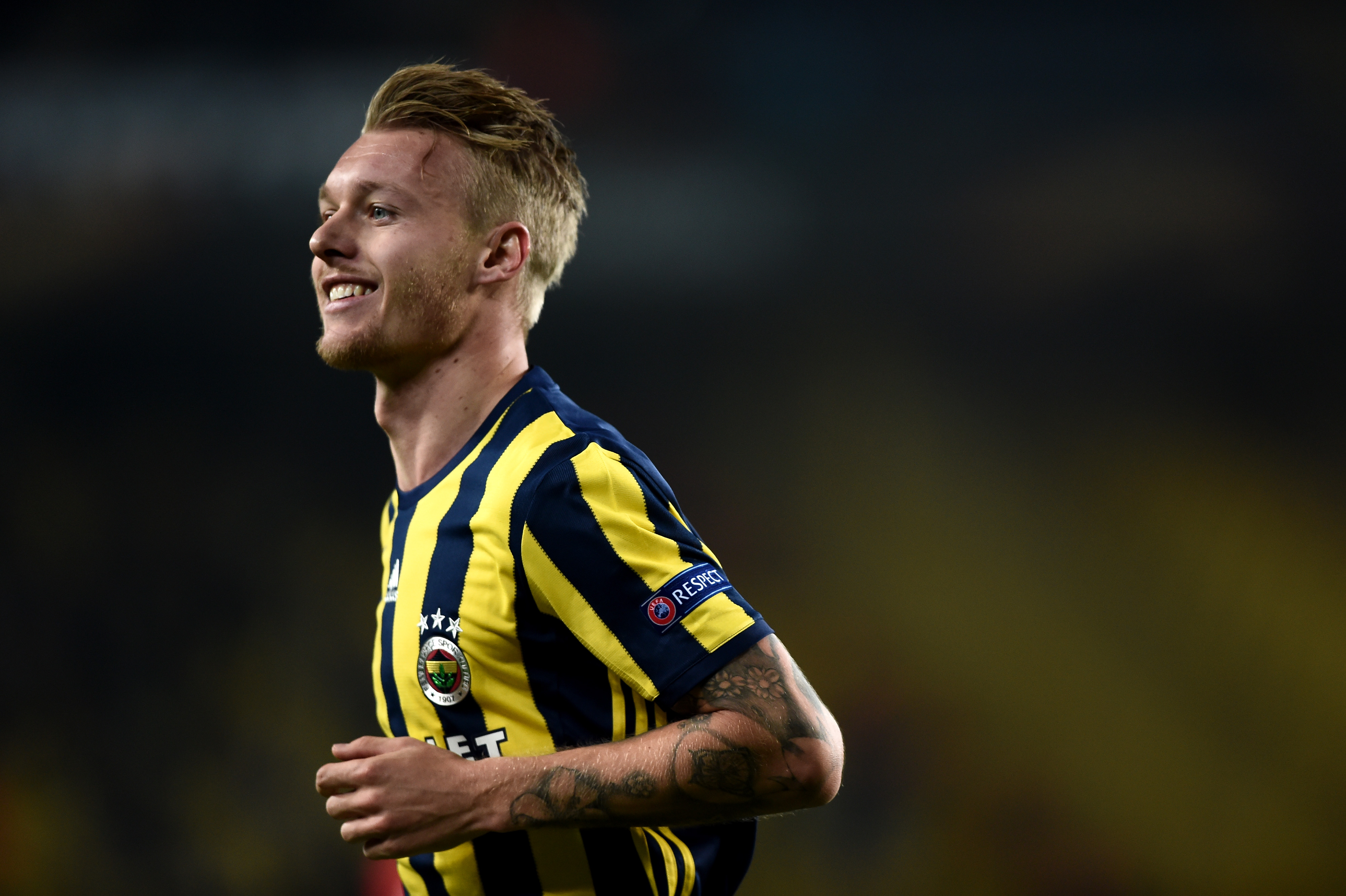 Fenerbahce's Simon Kjaer celebrates after scoring a goal against Zorya during the UEFA Europe League Group A football match between Fenerbahce SK and Zorya at Fenerbahce Ulker stadium on November 24, 2016 in Istanbul.  / AFP / OZAN KOSE        (Photo credit should read OZAN KOSE/AFP/Getty Images)