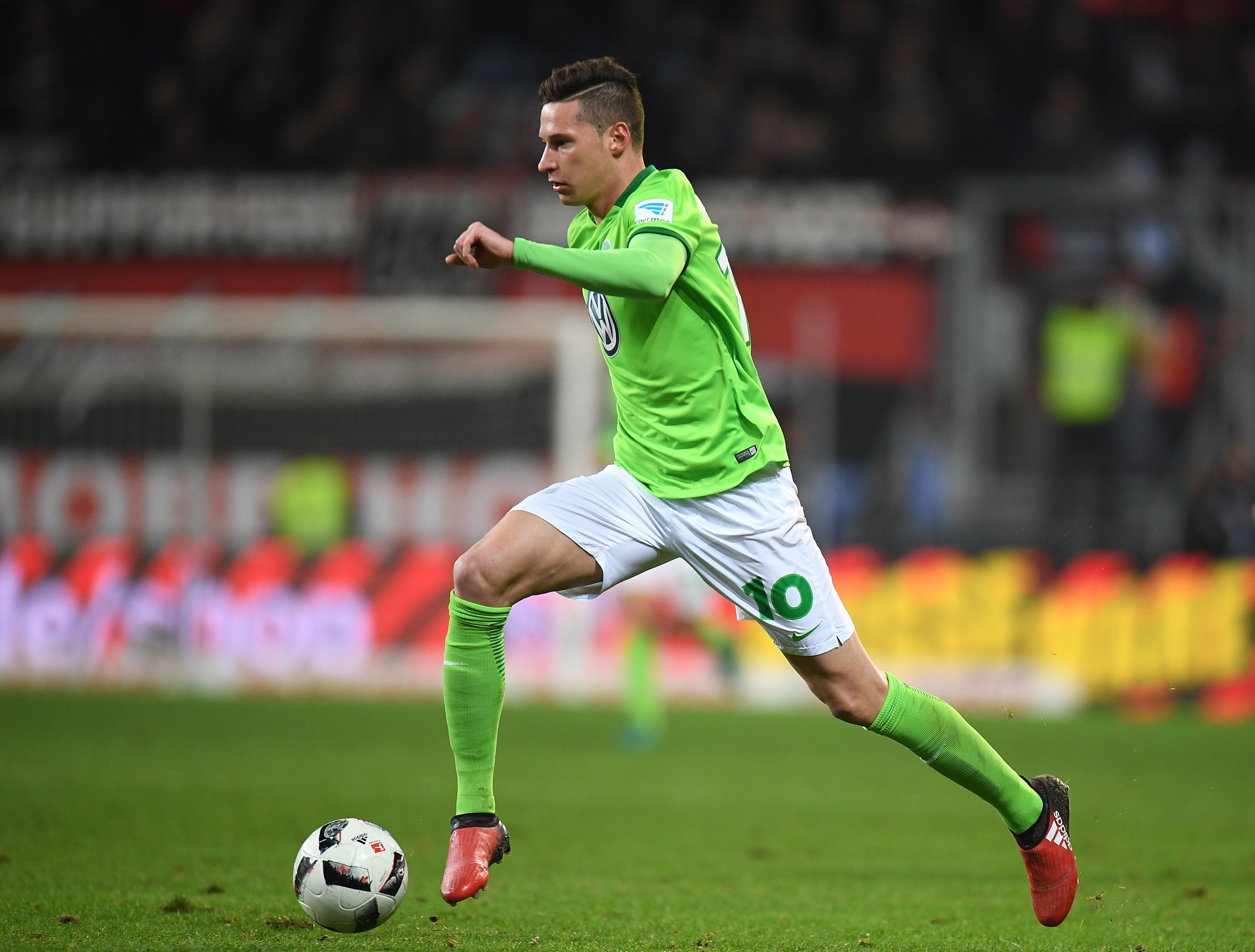 INGOLSTADT, GERMANY - NOVEMBER 26: Julian Draxler of Wolfsburg in action during the Bundesliga match between FC Ingolstadt 04 and VfL Wolfsburg at Audi Sportpark on November 26, 2016 in Ingolstadt, Germany.  (Photo by Deniz Calagan/Bongarts/Getty Images)