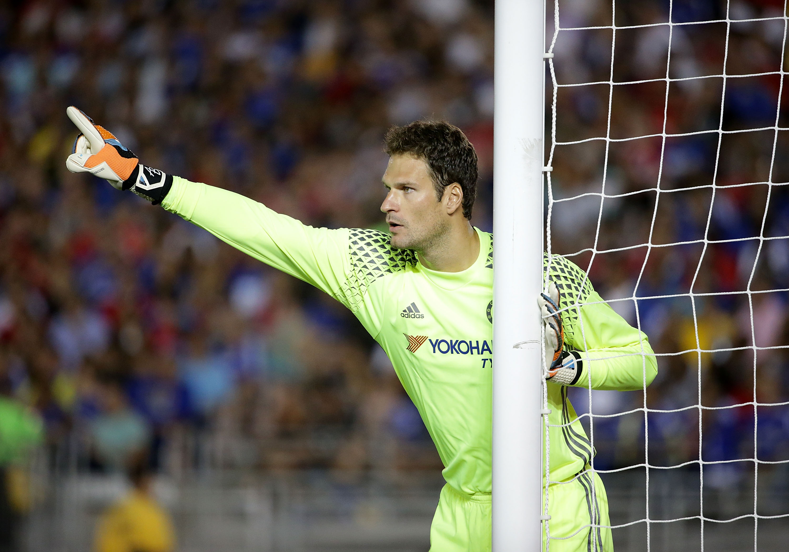 PASADENA, CA - JULY 27:  Goal keeper  Asmir Begovic #1 of Chelsea in action against Liverpool during the 2016 International Champions Cup at Rose Bowl on July 27, 2016 in Pasadena, California.  (Photo by Jeff Gross/Getty Images)