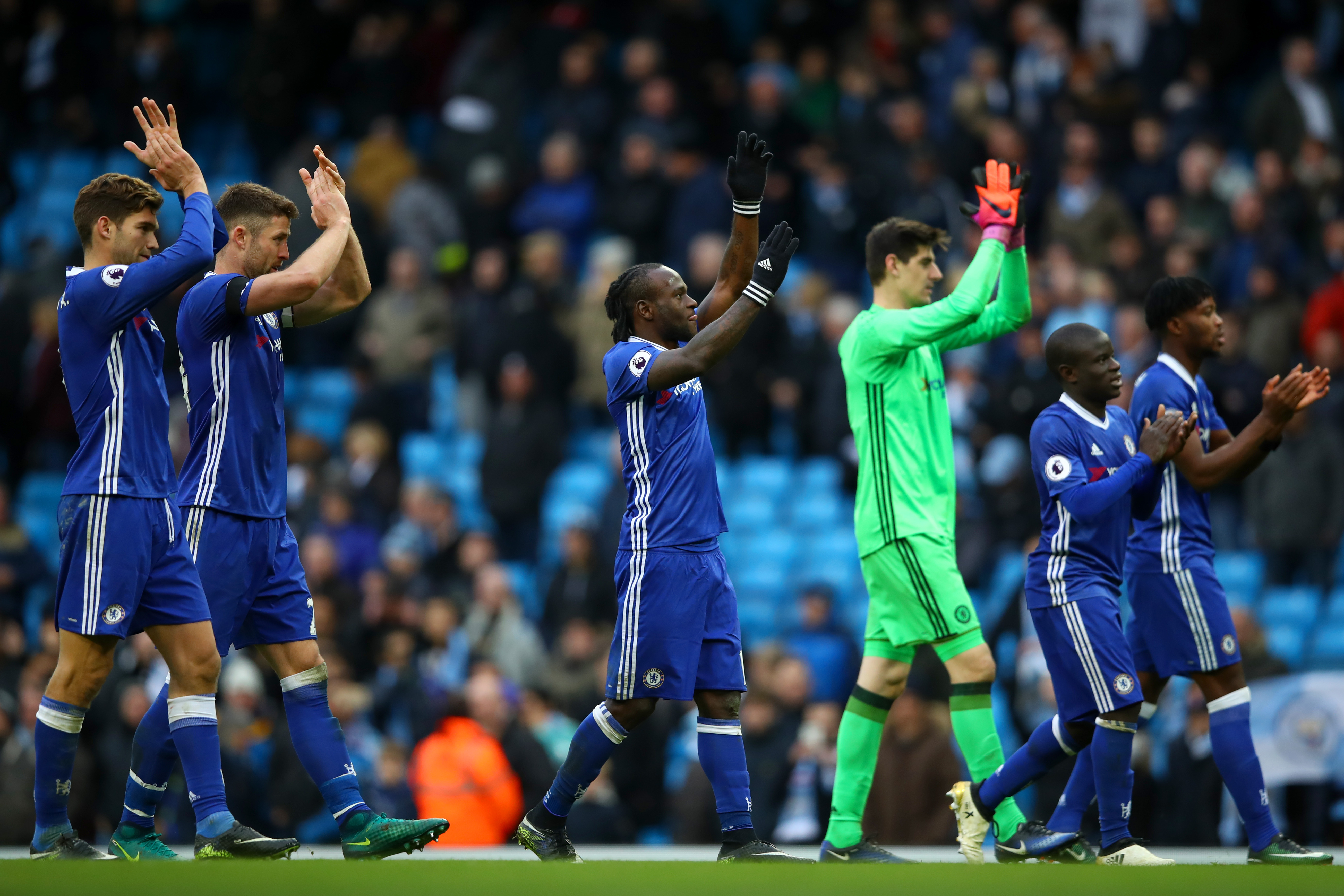 MANCHESTER, ENGLAND - DECEMBER 03:  Chelsea players applaud supporters after their 3-1 win in the Premier League match between Manchester City and Chelsea at Etihad Stadium on December 3, 2016 in Manchester, England.  (Photo by Clive Brunskill/Getty Images)