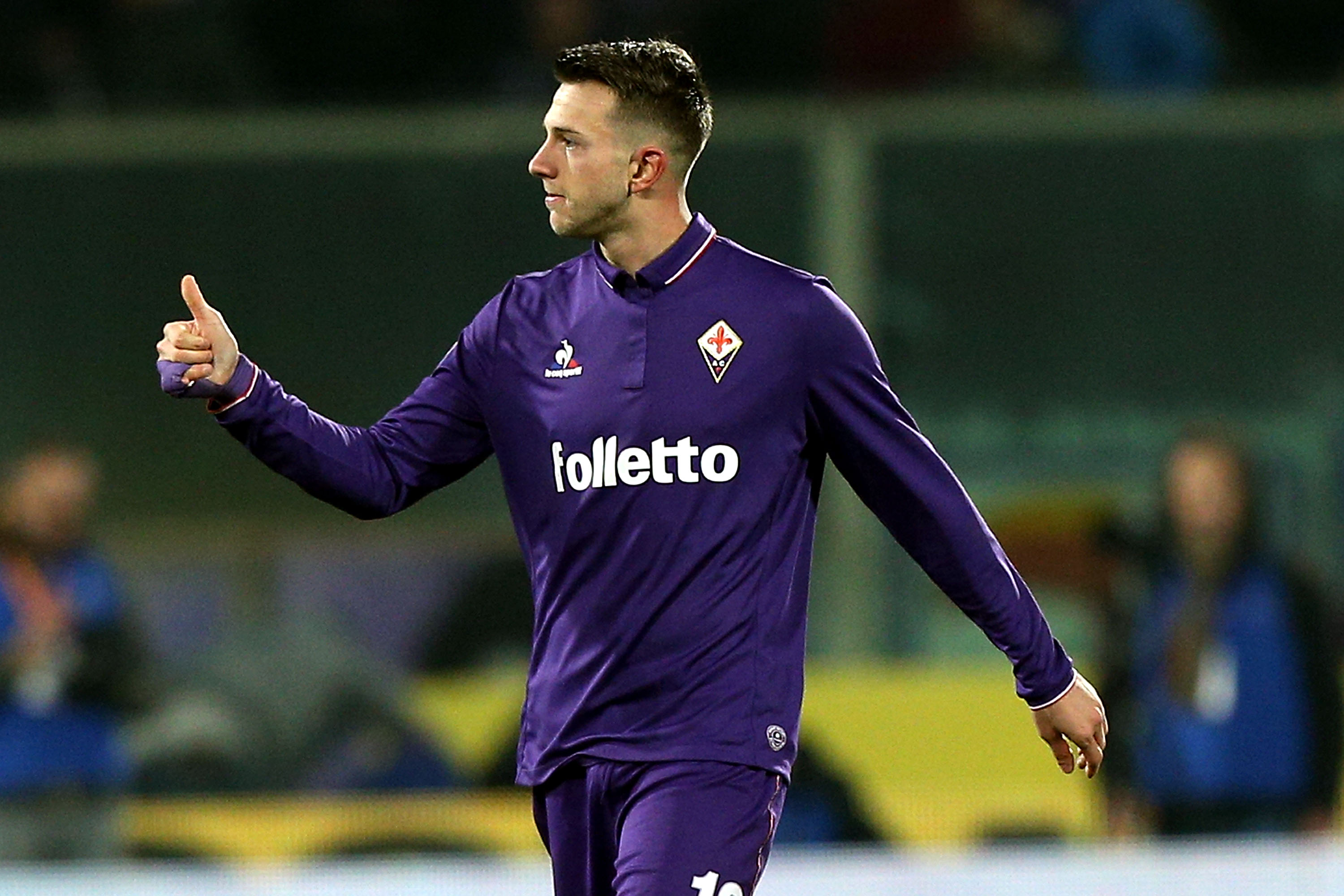 FLORENCE, ITALY - DECEMBER 22: Federico Bernardeschi of ACF Fiorentina celebrates after scoring a goal during the Serie A match between ACF Fiorentina and SSC Napoli at Stadio Artemio Franchi on December 22, 2016 in Florence, Italy. (Photo by Gabriele Maltinti/Getty Images)