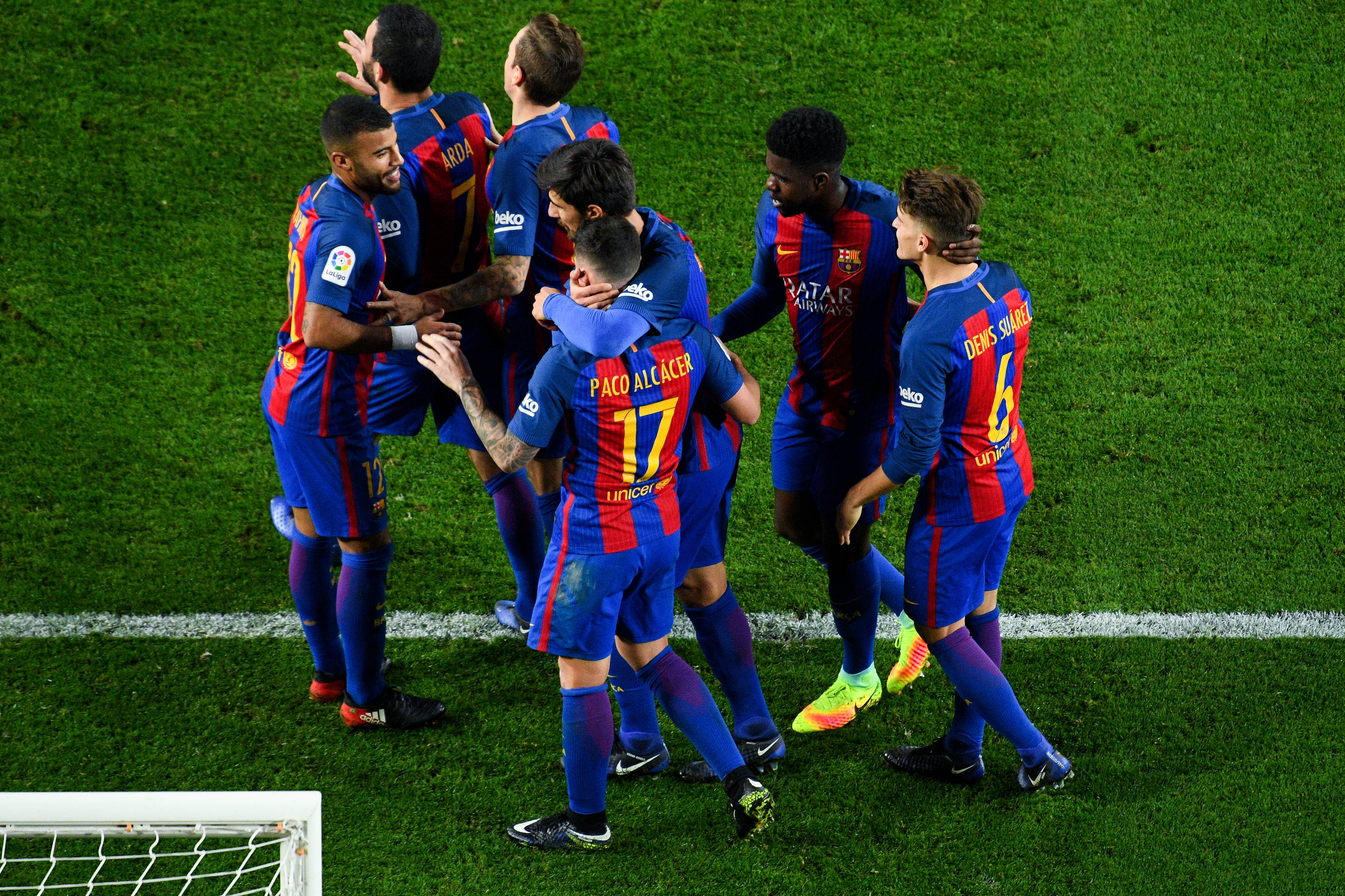 BARCELONA, SPAIN - DECEMBER 21:  Paco Alcacer of FC Barcelona celebrates with his team mates after scoring his team's fifth goal during the Copa del Rey round of 32 second leg match between FC Barcelona and Hercules at Camp Nou on December 21, 2016 in Barcelona, Spain.  (Photo by David Ramos/Getty Images)