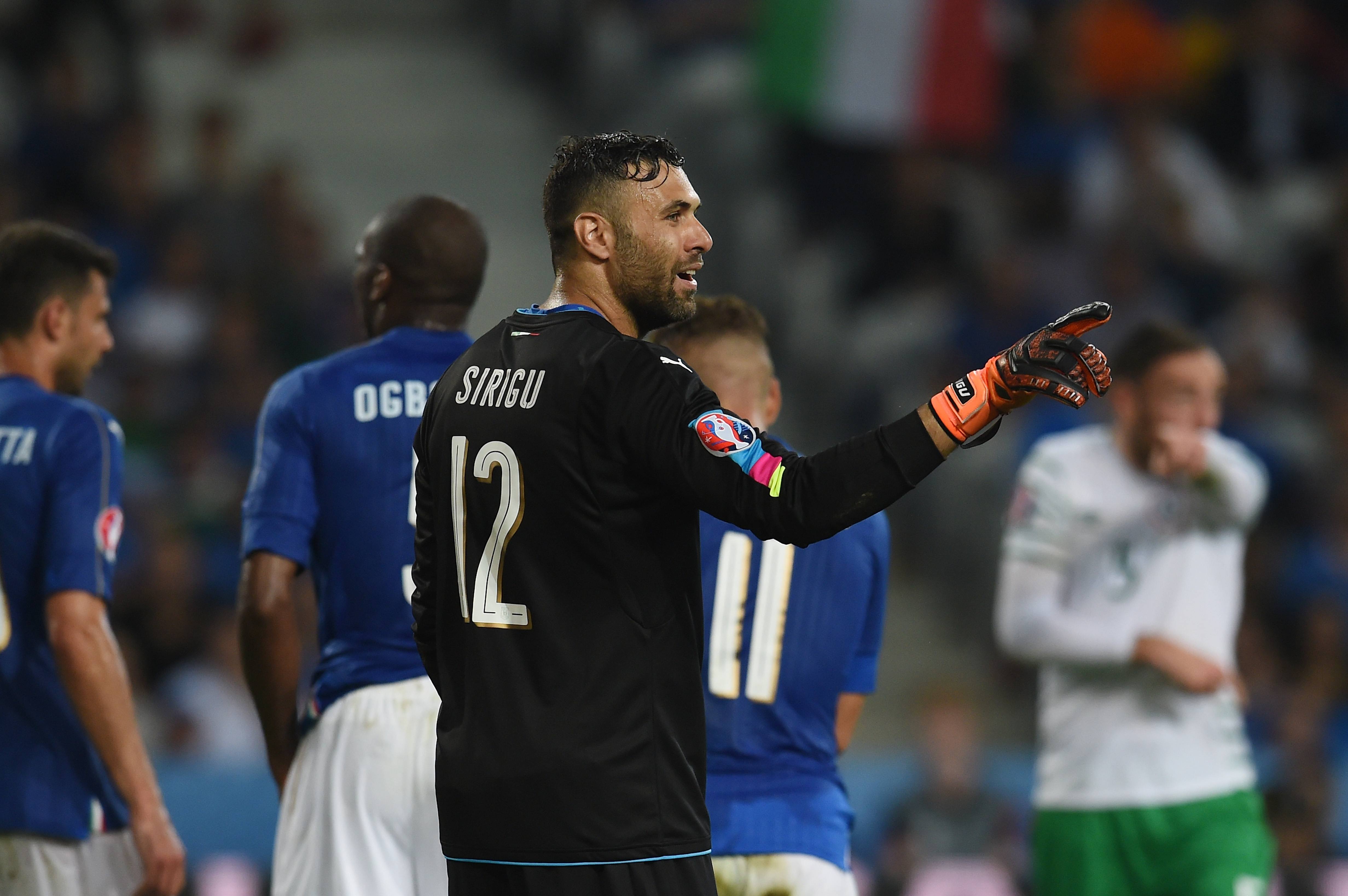 LILLE, FRANCE - JUNE 22:  Salvatore Sirigu of Italy gestures during the UEFA EURO 2016 Group E match between Italy and Republic of Ireland at Stade Pierre-Mauroy on June 22, 2016 in Lille, France.  (Photo by Claudio Villa/Getty Images)