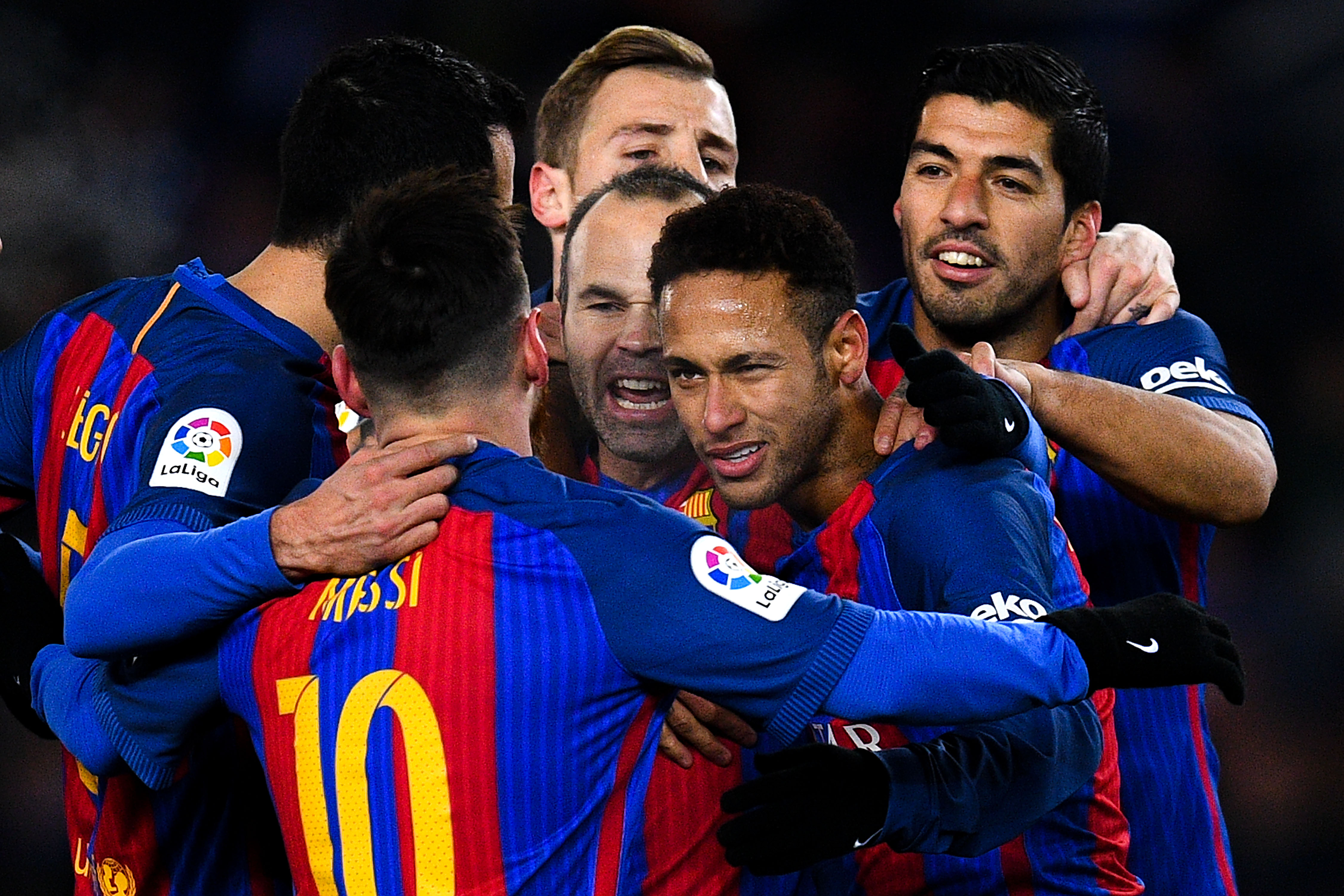 SAN SEBASTIAN, SPAIN - JANUARY 19:  Neymar Jr. of FC Barcelona celebrates with his team mates after scoring from the penalty spot his team's first goal during the Copa del Rey quarter-final first leg match between Real Sociedad and FC Barcelona at Anoeta stadium on January 19, 2017 in San Sebastian, Spain.  (Photo by David Ramos/Getty Images)