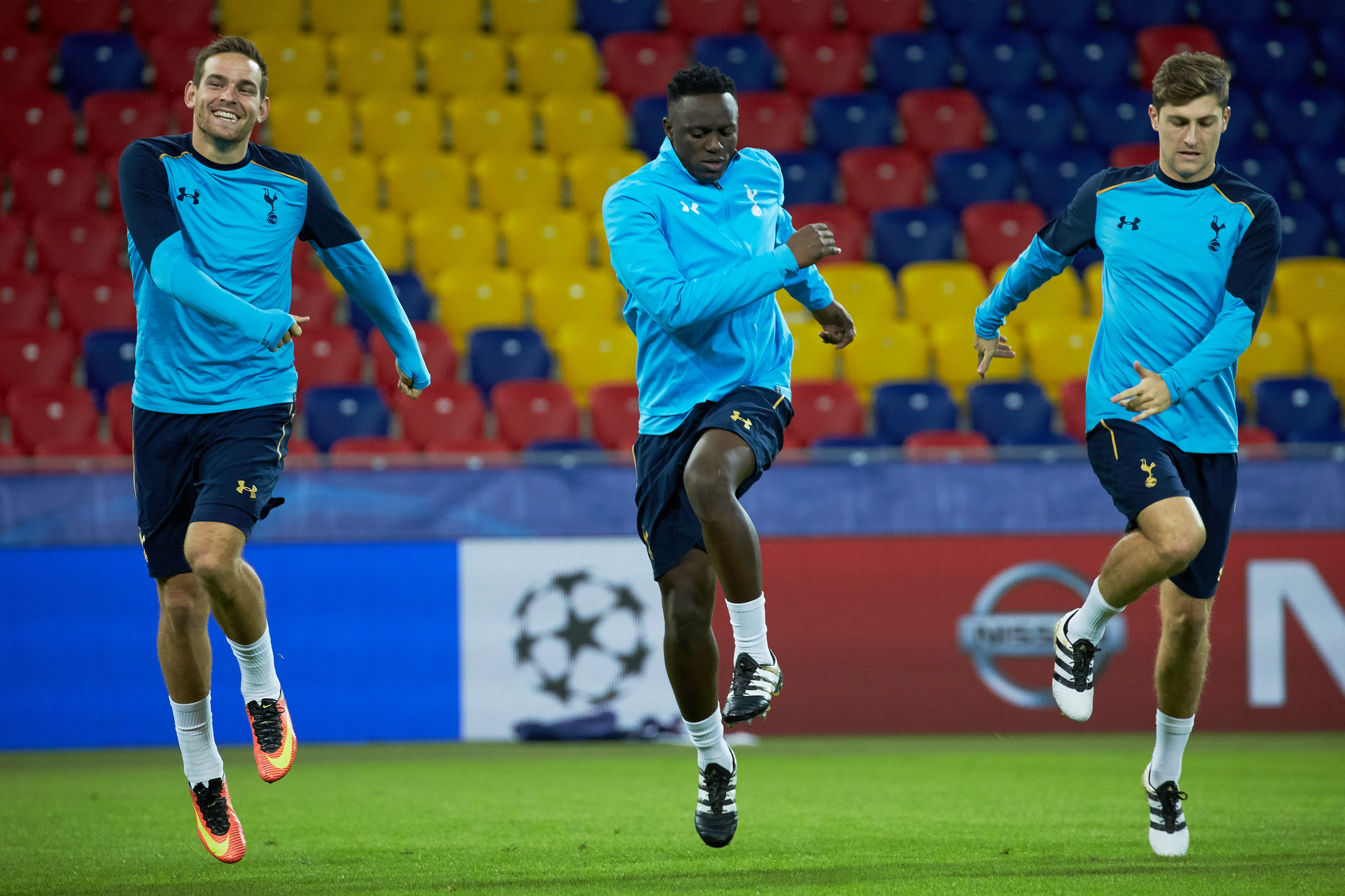 MOSCOW, RUSSIA - SEPTEMBER 26: (L-R) Vincent Janssen, Victor Wanyama and Ben Davies of Tottenham Hotspur during a training session at the CSKA arena on September 26, 2016 on the eve of the UEFA Champions League group E football match between CSKA Moscow and Tottenham in Moscow, Russia. (Photo by Oleg Nikishin/Getty Images)