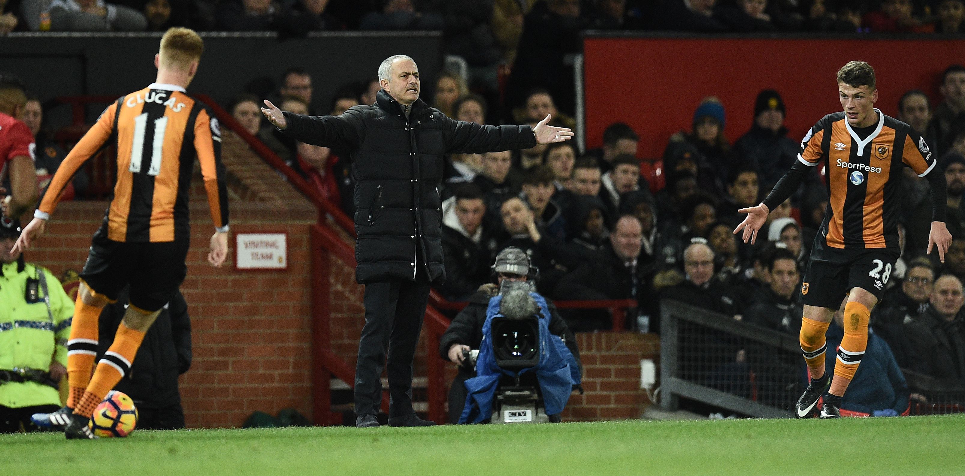 Manchester United's Portuguese manager Jose Mourinho shouts instructions to his players from the touchline during the English Premier League football match between Manchester United and Hull City at Old Trafford in Manchester, north west England, on February 1, 2017. / AFP / Oli SCARFF / RESTRICTED TO EDITORIAL USE. No use with unauthorized audio, video, data, fixture lists, club/league logos or 'live' services. Online in-match use limited to 75 images, no video emulation. No use in betting, games or single club/league/player publications.  /         (Photo credit should read OLI SCARFF/AFP/Getty Images)