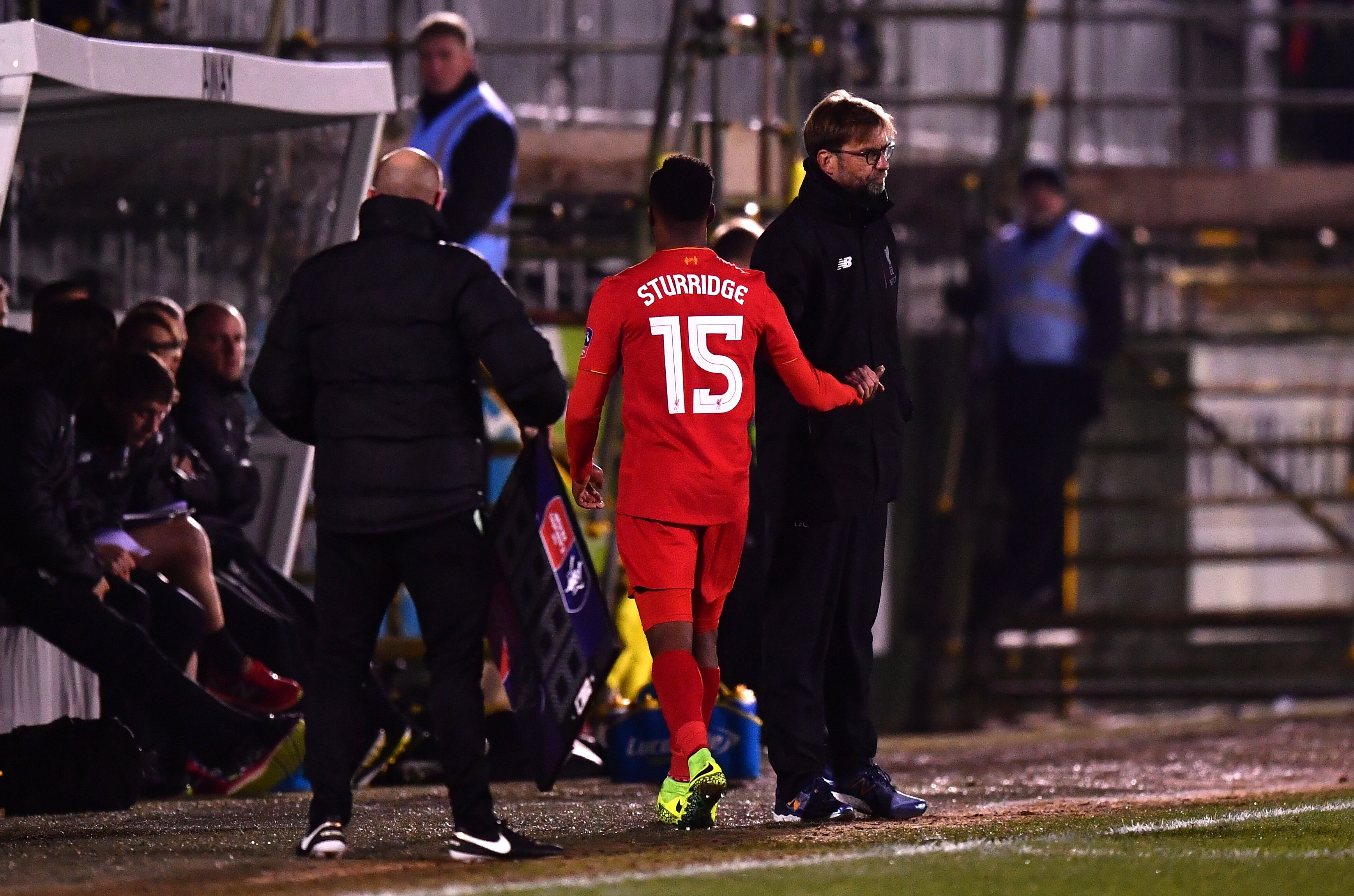 PLYMOUTH, ENGLAND - JANUARY 18:  Jurgen Klopp, manager of Liverpool shakes hands with Daniel Sturridge of Liverpool as he is substituted during The Emirates FA Cup Third Round Replay match between Plymouth Argyle and Liverpool at Home Park on January 18, 2017 in Plymouth, England.  (Photo by Dan Mullan/Getty Images)