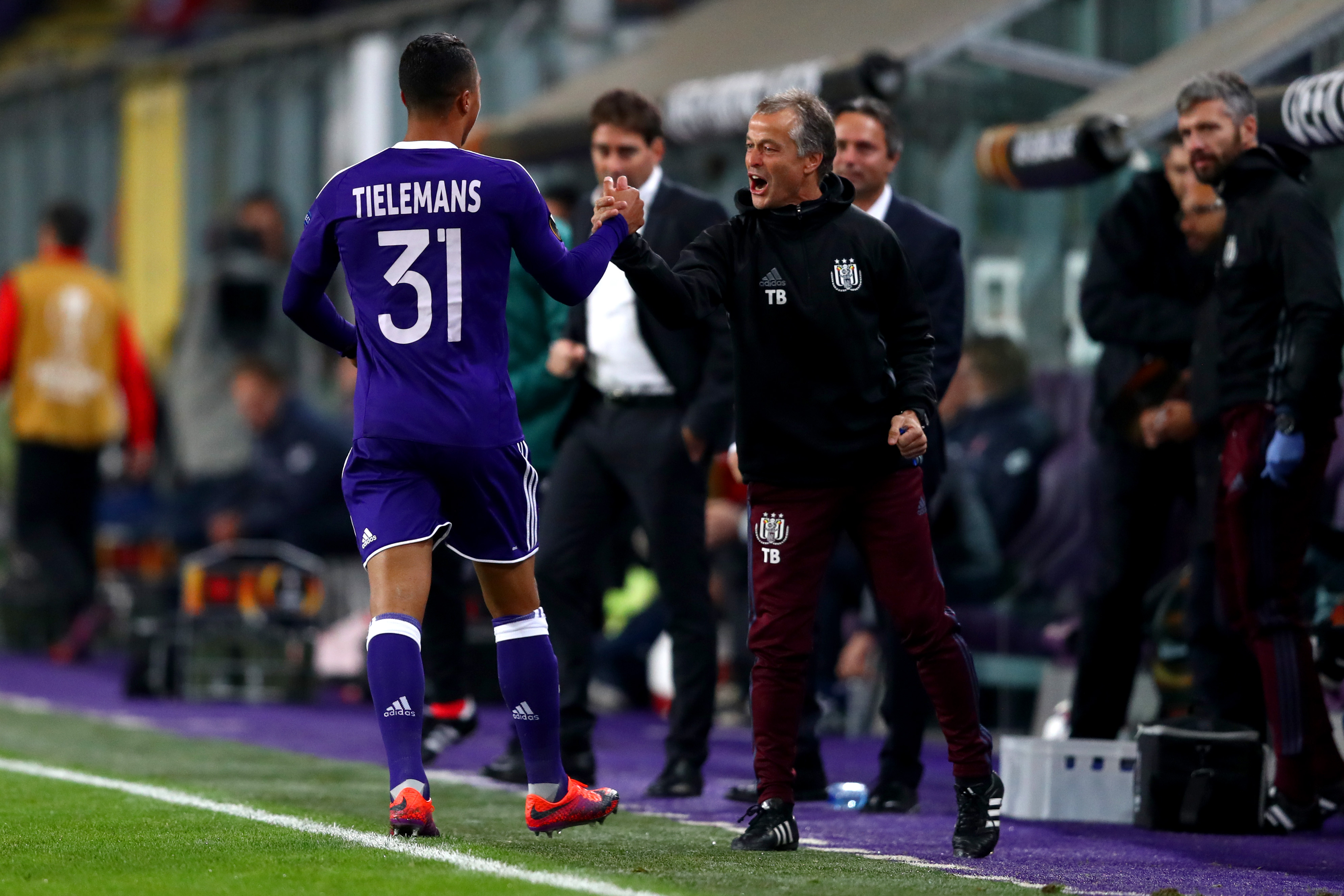 BRUSSELS, BELGIUM - NOVEMBER 03:  Youri Tielemans of RSC Anderlecht celebrates with members of the coaching staff after scoring his team's thirkd goal during the UEFA Europa League Group C match between RSC Anderlecht and 1. FSV Mainz 05 at Constant Vanden Stock Stadium on November 3, 2016 in Brussels, Belgium.  (Photo by Dean Mouhtaropoulos/Getty Images)