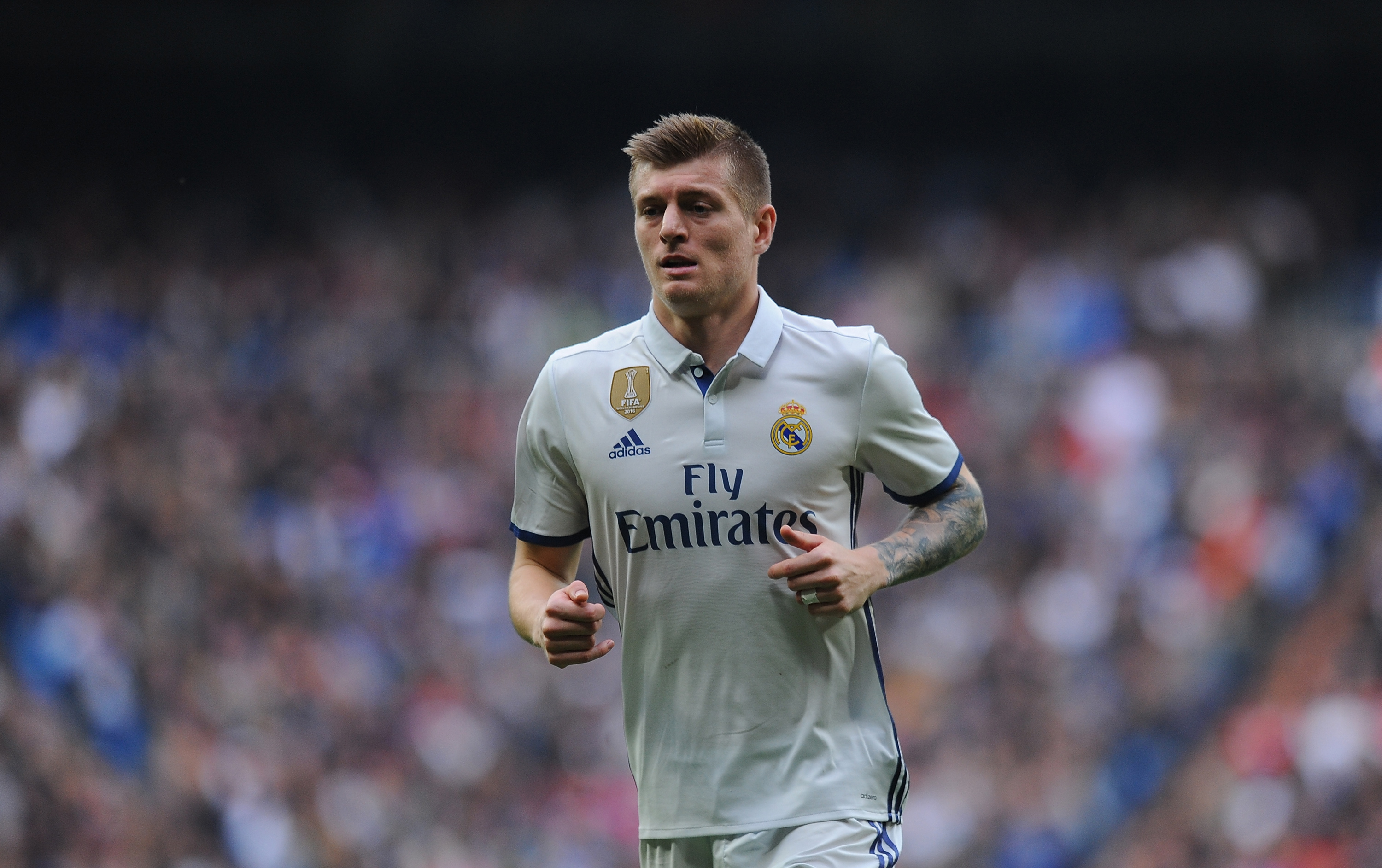 MADRID, SPAIN - FEBRUARY 18:  Toni Kroos of Real Madrid looks on during the La Liga match between Real Madrid CF and RCD Espanyol at the Bernabeu stadium on February 18, 2017 in Madrid, Spain.  (Photo by Denis Doyle/Getty Images)