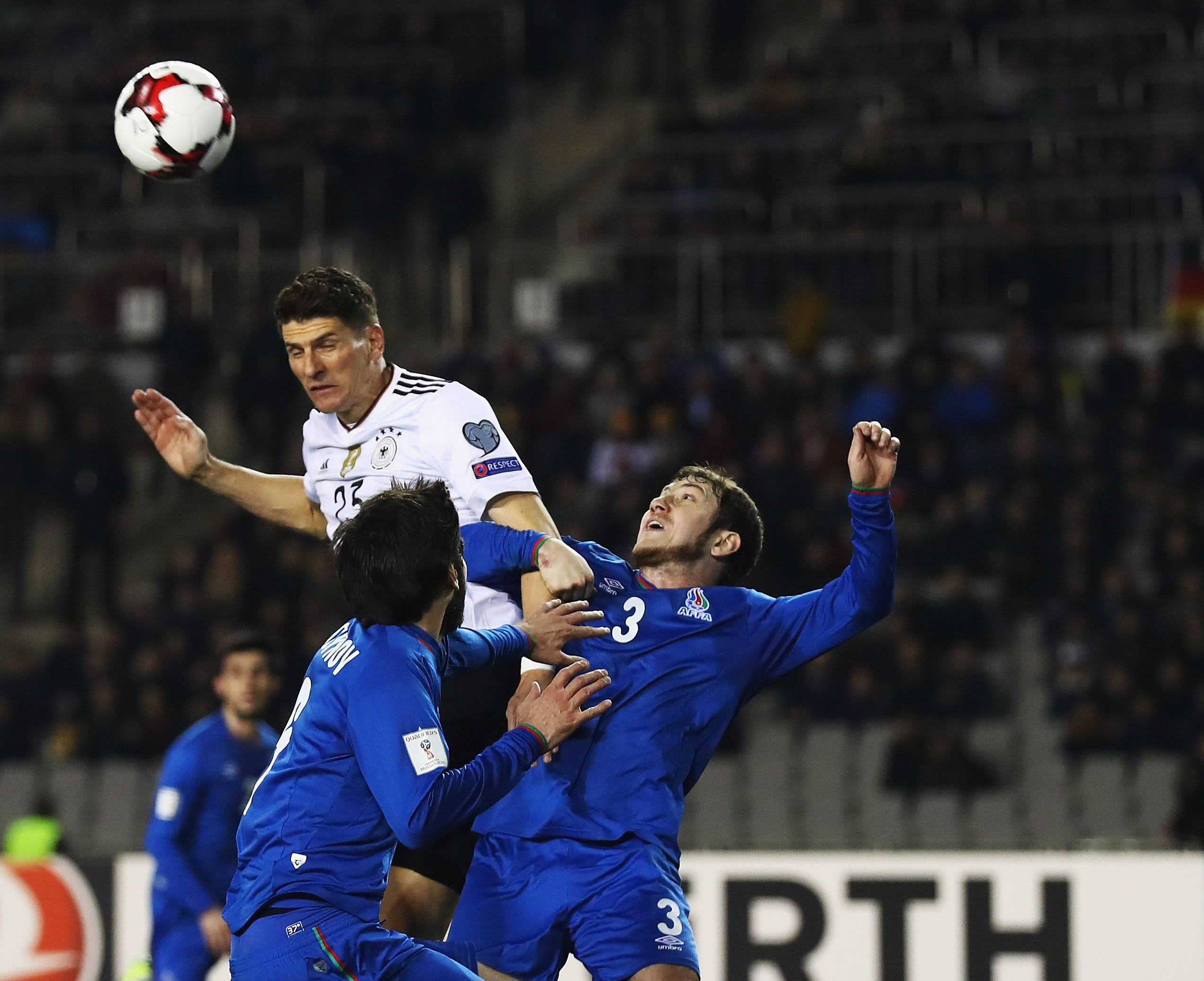 BAKU, AZERBAIJAN - MARCH 26:  Mario Gomez of Germany heads the third goal during the FIFA 2018 World Cup Qualifiying group C  match between Azerbaijan and Germany at  on March 26, 2017 in Baku, .  (Photo by Alexander Hassenstein/Bongarts/Getty Images)