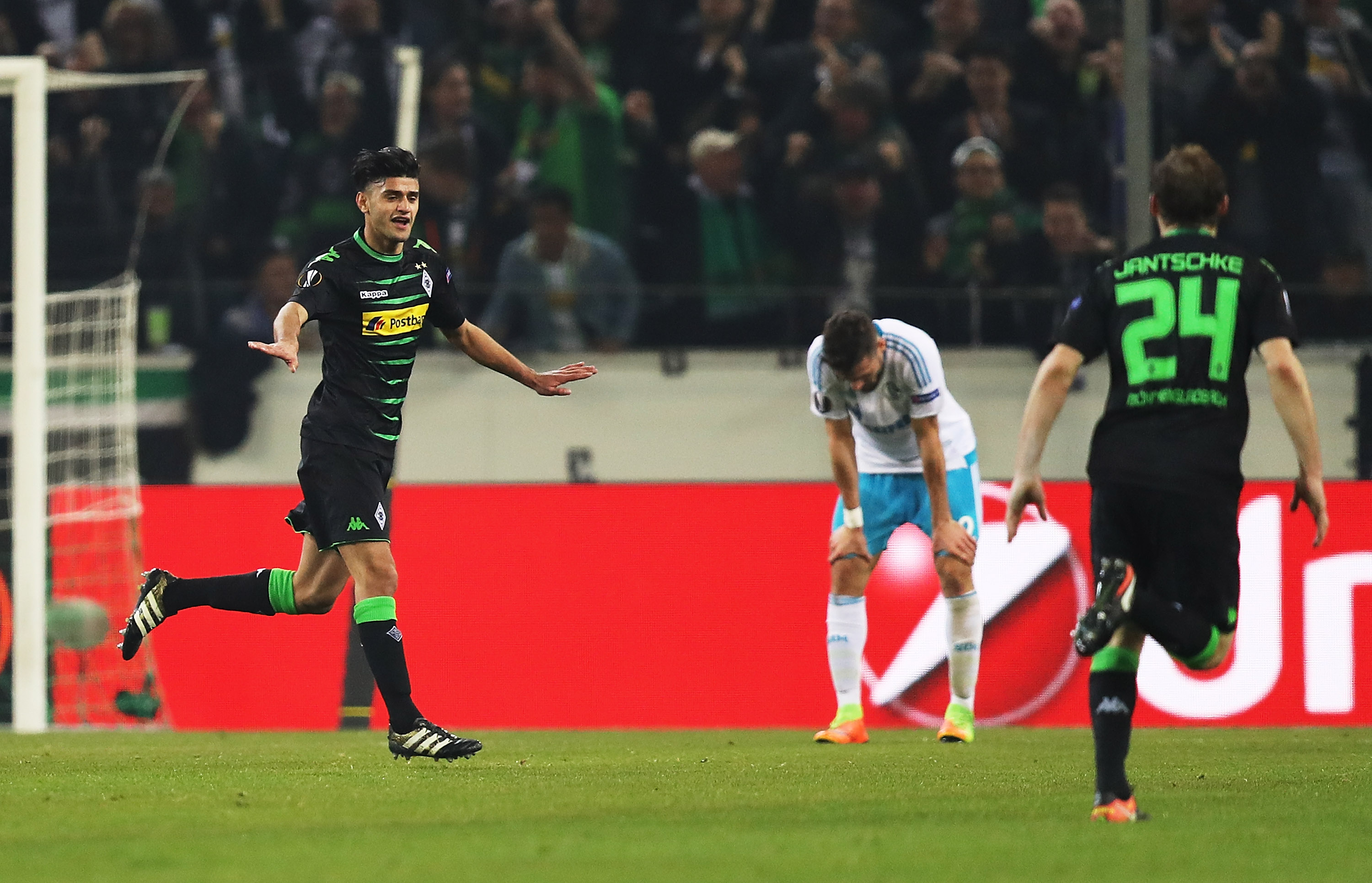MOENCHENGLADBACH, GERMANY - MARCH 16:  Mahmoud Dahoud of Borussia Moenchengladbach celebrates after scoring a goal during the UEFA Europa League Round of 16 second leg match between Borussia Moenchengladbach and FC Schalke 04 at Borussia Park Stadium on March 16, 2017 in Moenchengladbach, Germany.  (Photo by Maja Hitij/Bongarts/Getty Images)