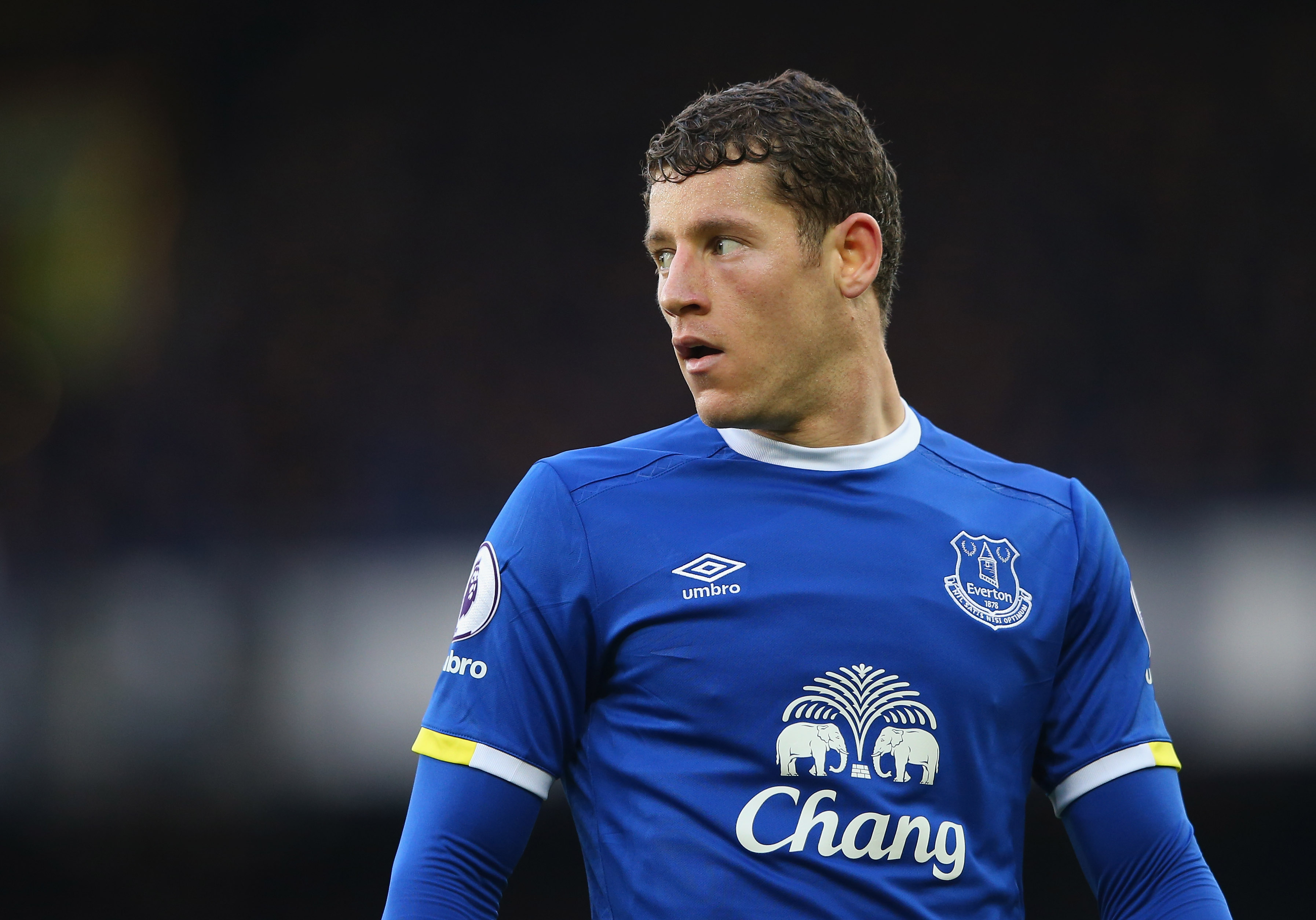 LIVERPOOL, ENGLAND - FEBRUARY 04:  Ross Barkley of Everton during the Premier League match between Everton and AFC Bournemouth at Goodison Park on February 4, 2017 in Liverpool, England.  (Photo by Alex Livesey/Getty Images)