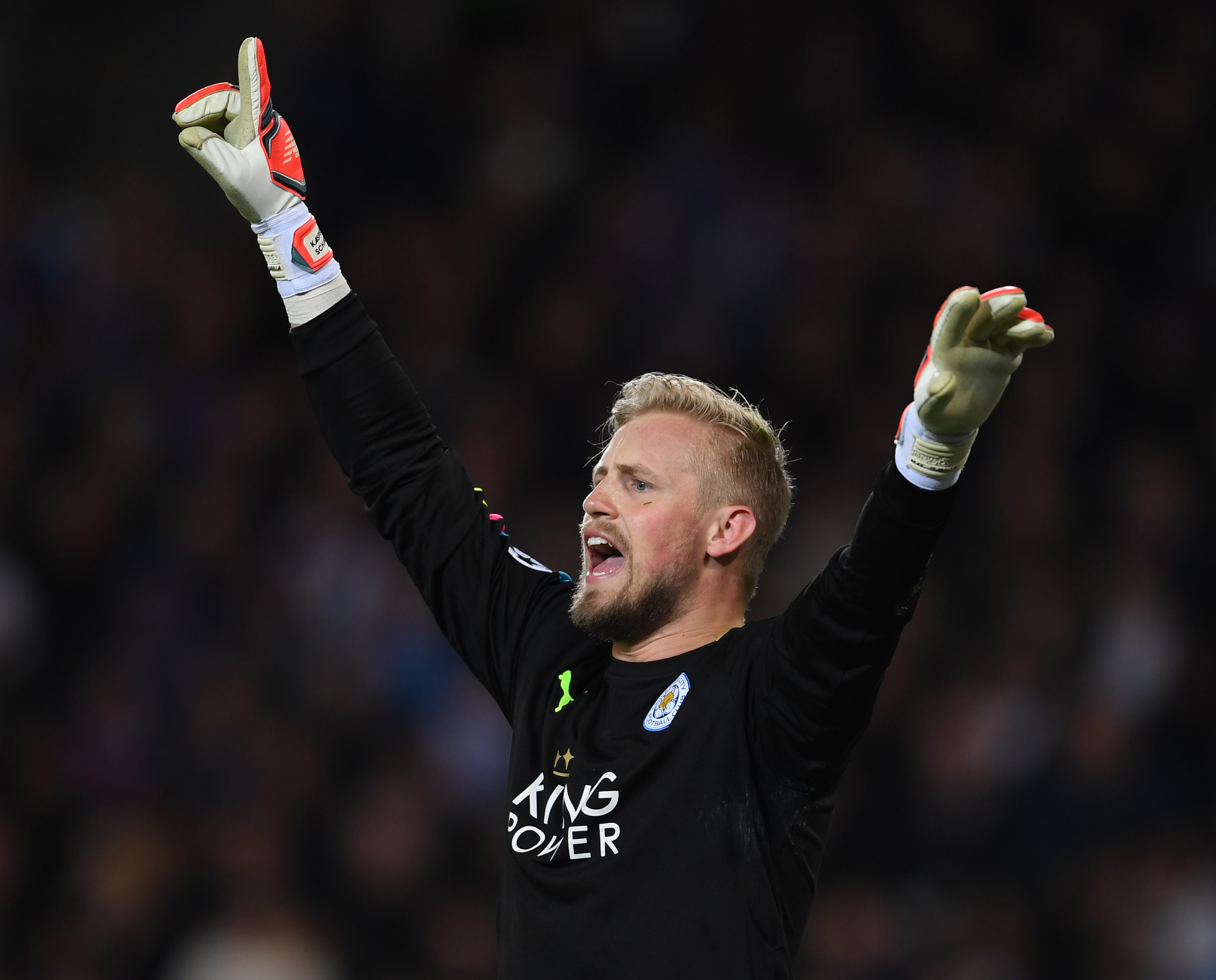 LEICESTER, ENGLAND - MARCH 14:  Kasper Schmeichel of Leicester City in action during the UEFA Champions League Round of 16 second leg match between Leicester City and Sevilla FC at The King Power Stadium on March 14, 2017 in Leicester, United Kingdom.  (Photo by Laurence Griffiths/Getty Images)