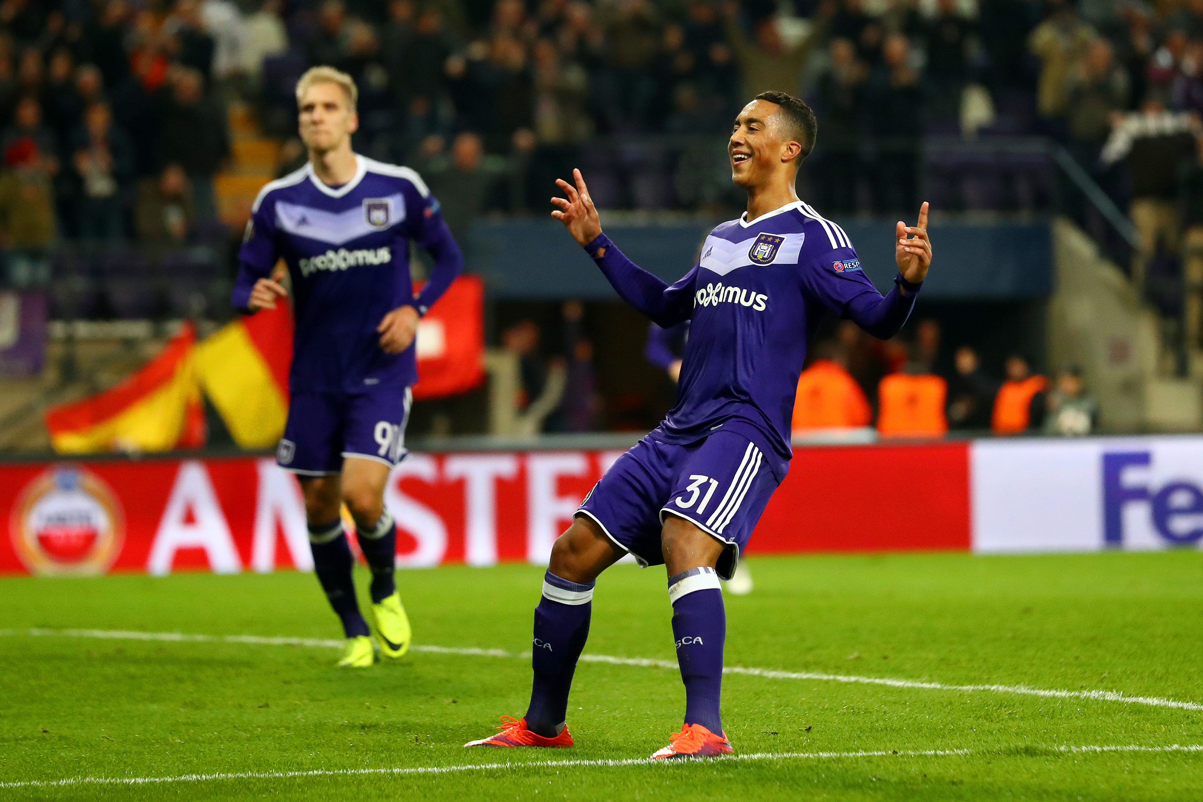 BRUSSELS, BELGIUM - NOVEMBER 03:  Youri Tielemans of RSC Anderlecht celebrates after scoring his team's thirkd goal during the UEFA Europa League Group C match between RSC Anderlecht and 1. FSV Mainz 05 at Constant Vanden Stock Stadium on November 3, 2016 in Brussels, Belgium.  (Photo by Dean Mouhtaropoulos/Getty Images)
