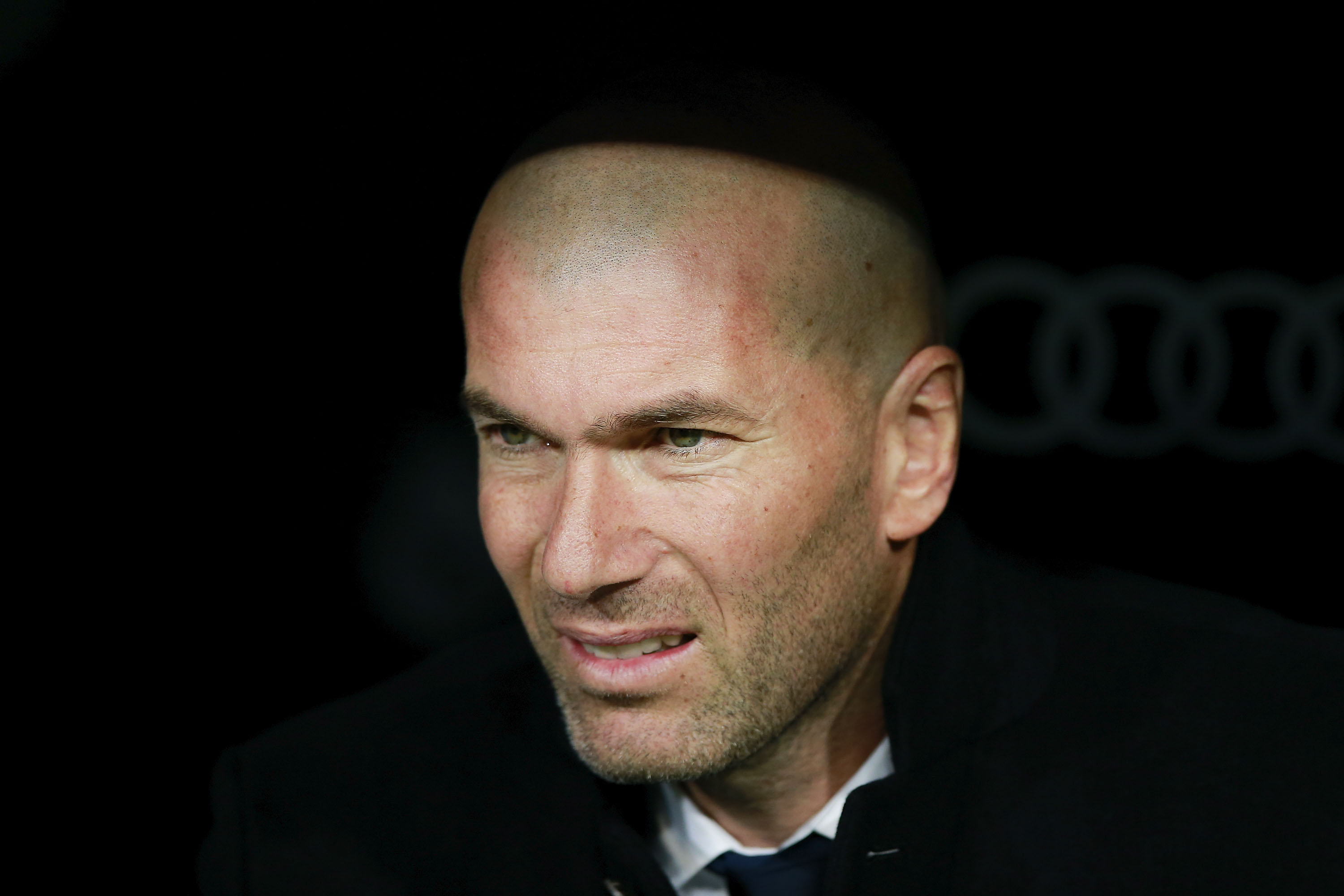 MADRID, SPAIN - MARCH 01: Head coach Zinedine Zidane of Real Madrid CF gestures from the bench prior to start the La Liga match between Real Madrid CF and UD Las Palmas at Estadio Santiago Bernabeu on March 1, 2017 in Madrid, Spain.  (Photo by Gonzalo Arroyo Moreno/Getty Images)