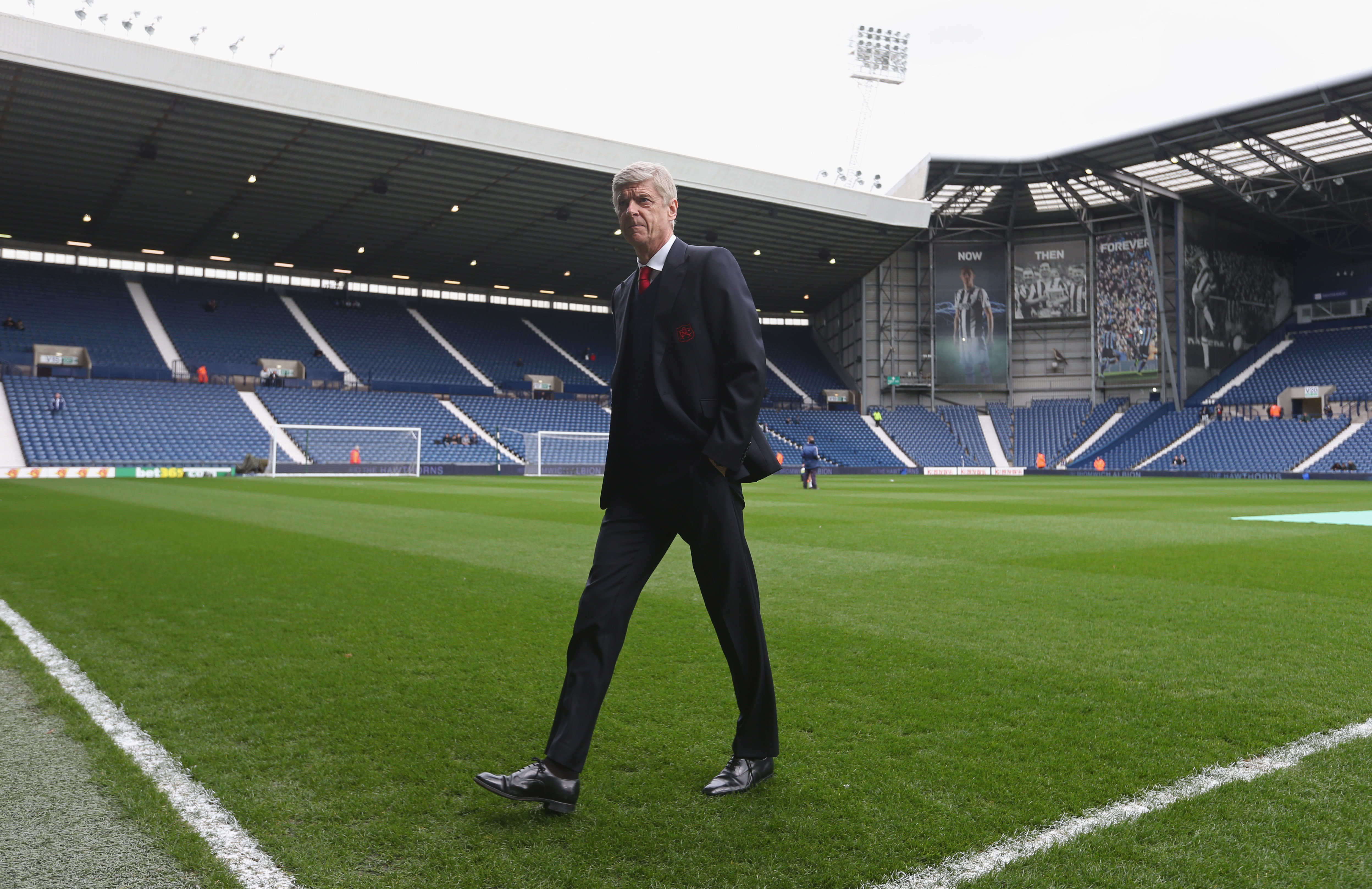 Wenger's future hinges on the fixture. (Picture Courtesy - AFP/Getty Images)
