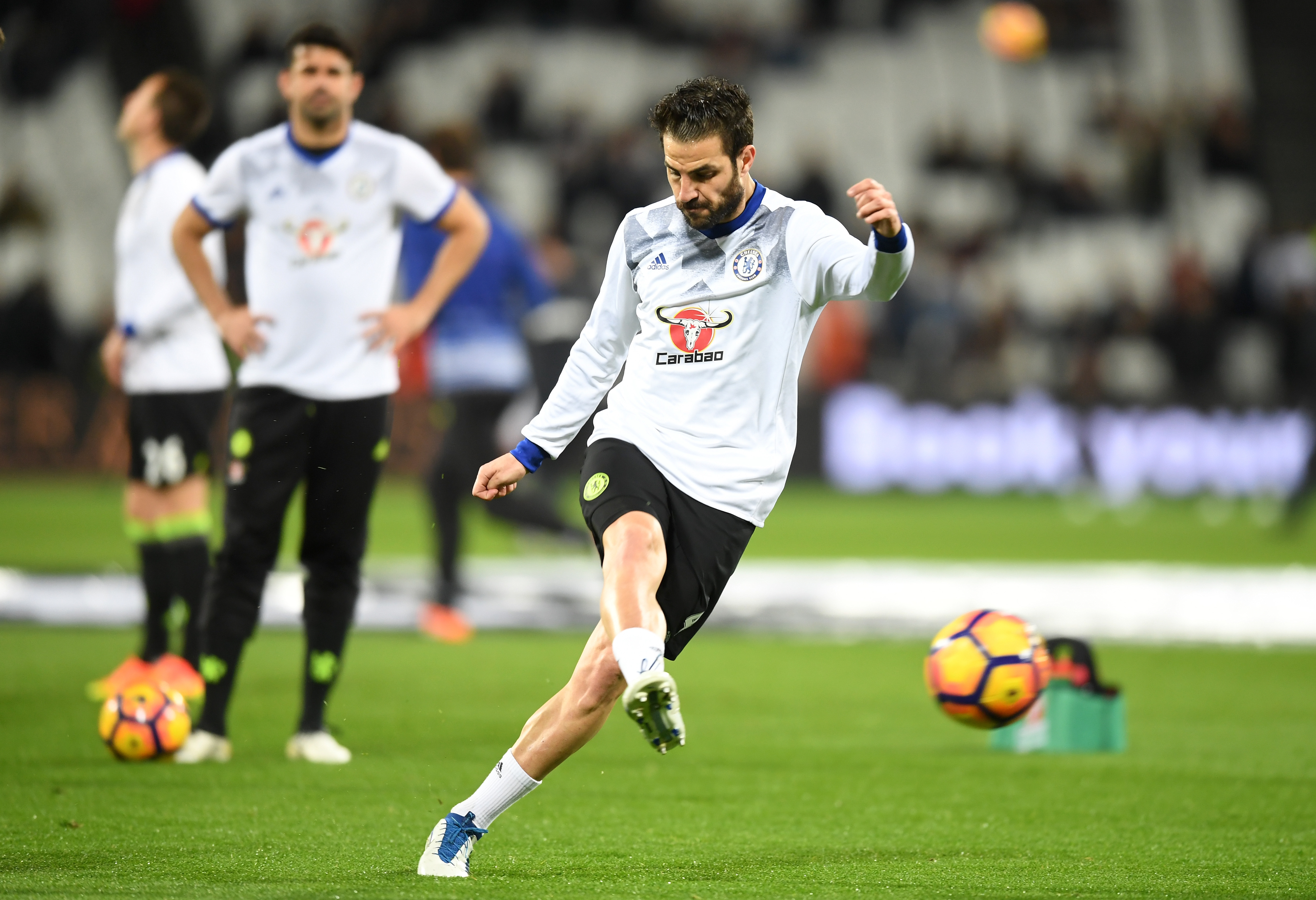 STRATFORD, ENGLAND - MARCH 06:  Cesc Fabregas of Chelsea warms up prior to the Premier League match between West Ham United and Chelsea at London Stadium on March 6, 2017 in Stratford, England.  (Photo by Michael Regan/Getty Images)